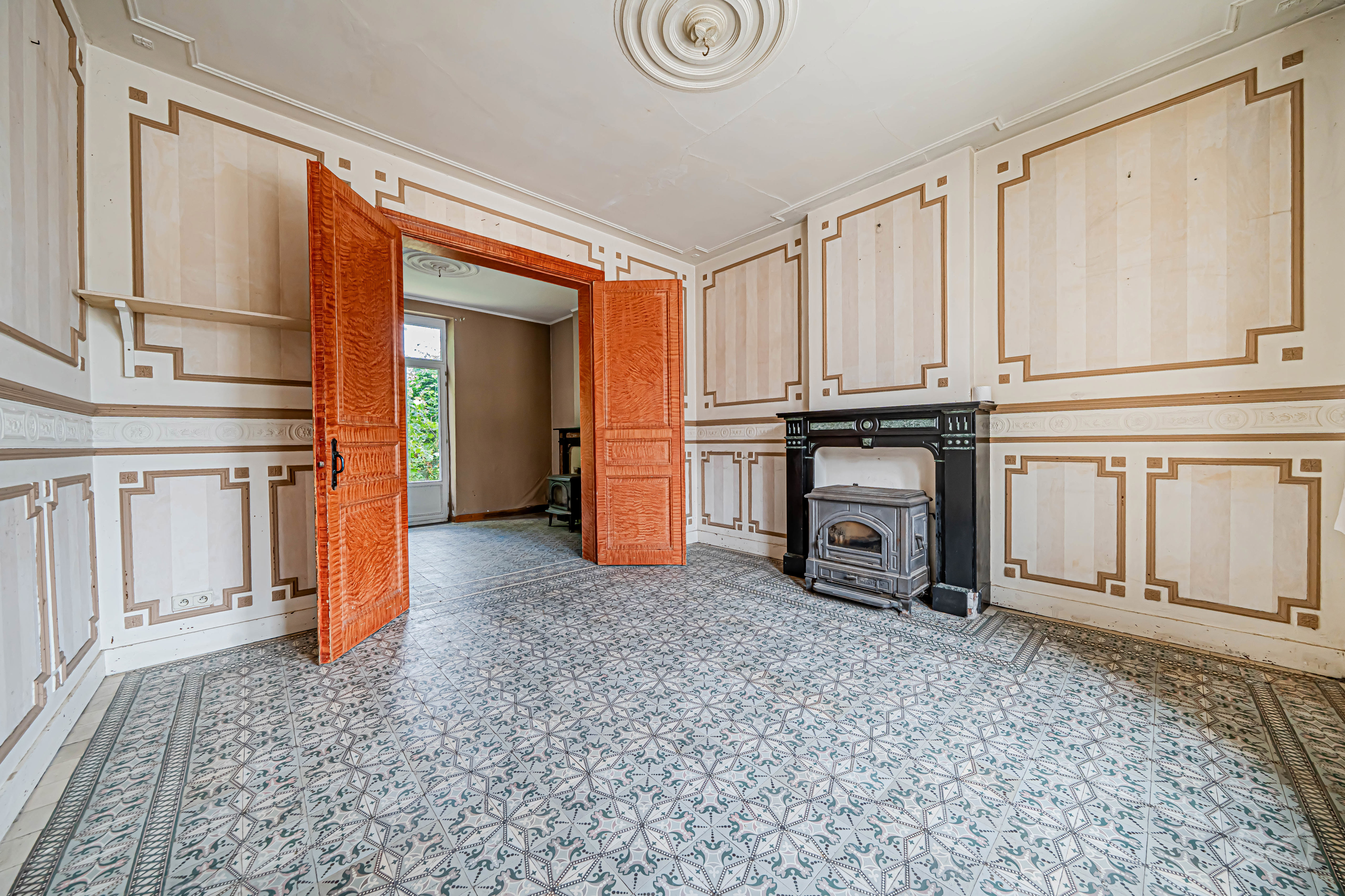 Photo 3 sur 3 pour Maison de six chambres à Trognée