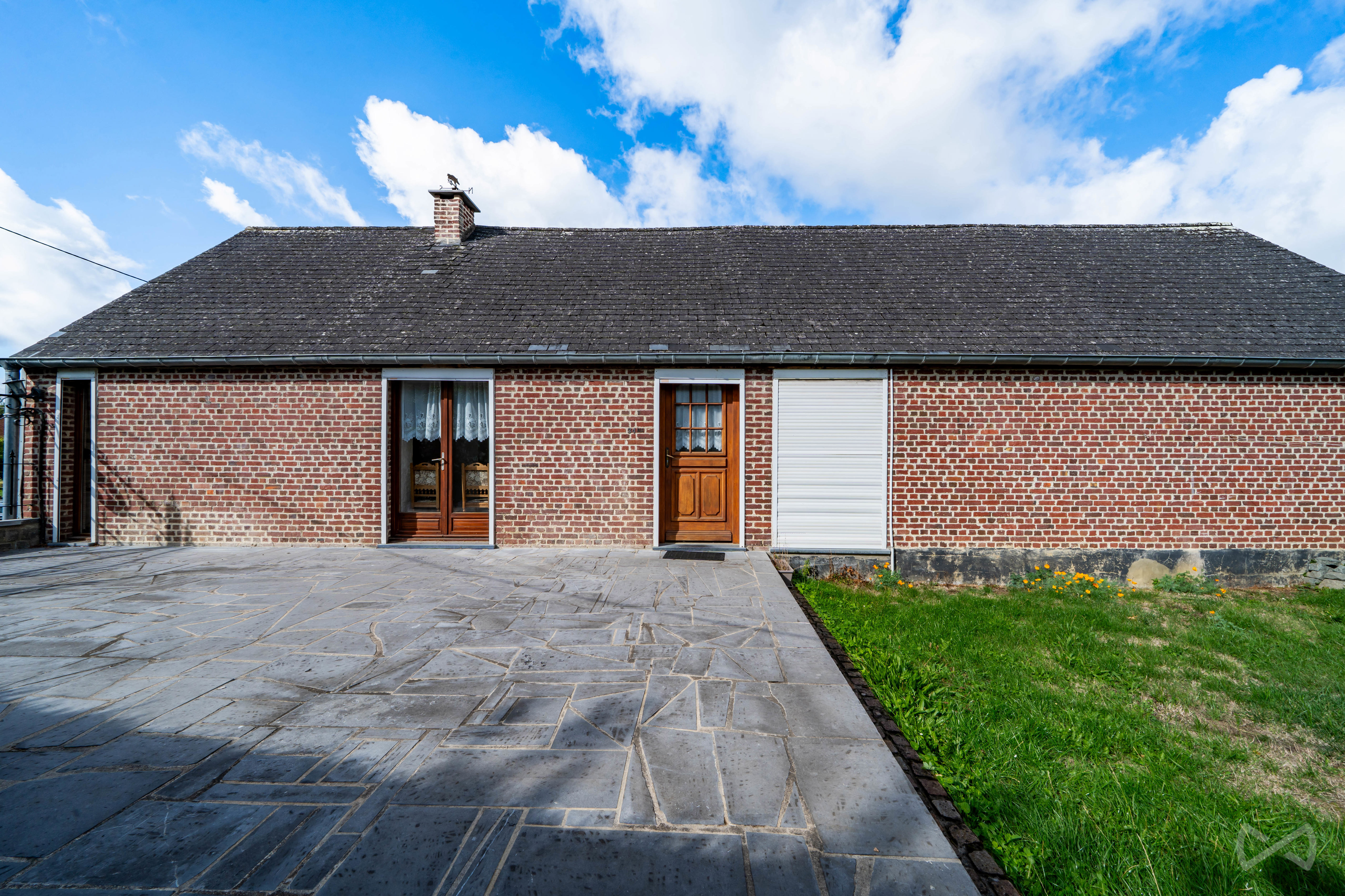 Photo 4 sur 4 pour Immeuble mixte de 15 chambres à Trelon