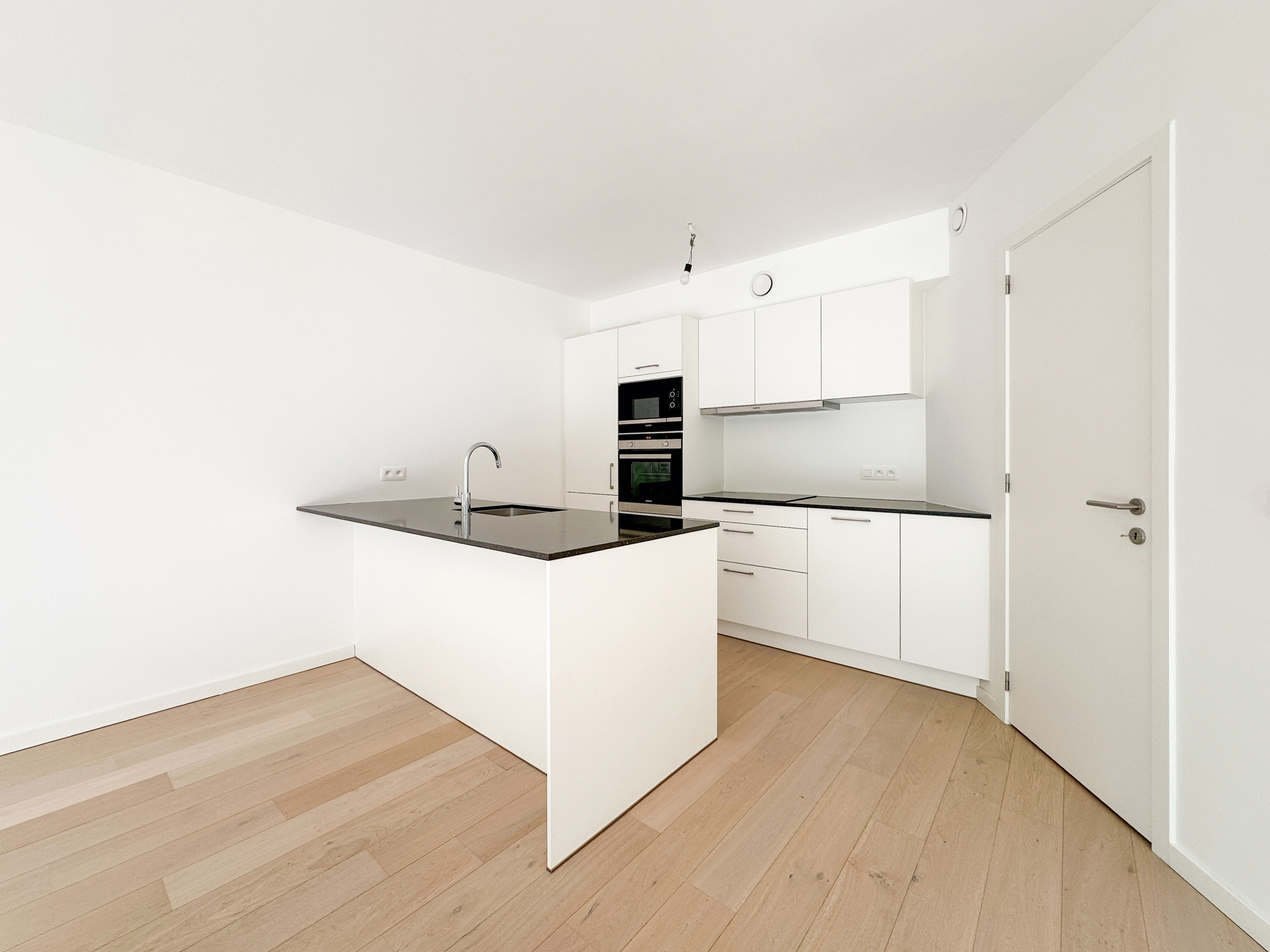 Photo 4 sur 4 pour Rez-de-chaussée de trois chambres à Ukkel