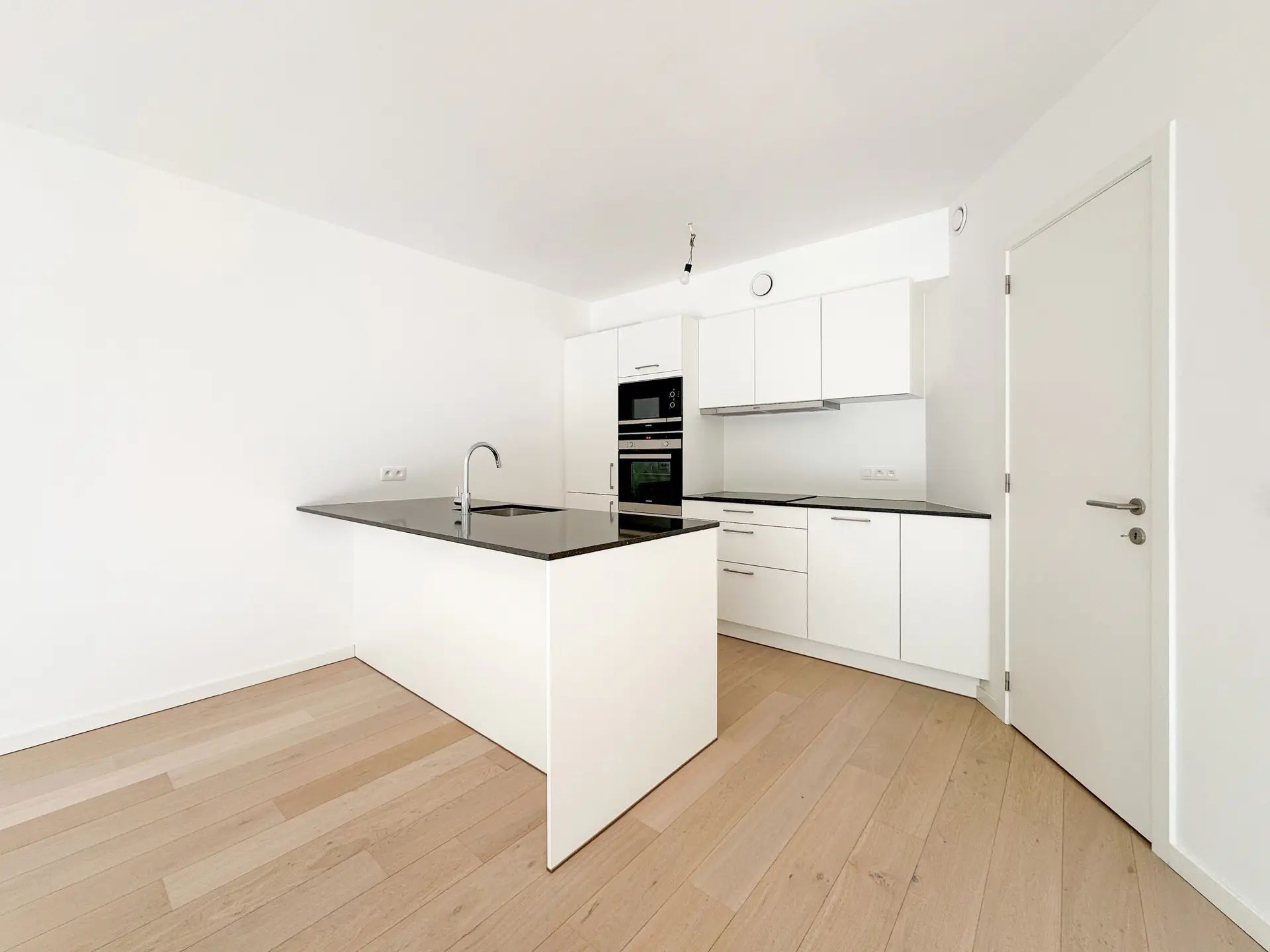 Photo 4 sur 4 pour Rez-de-chaussée de trois chambres à Ukkel