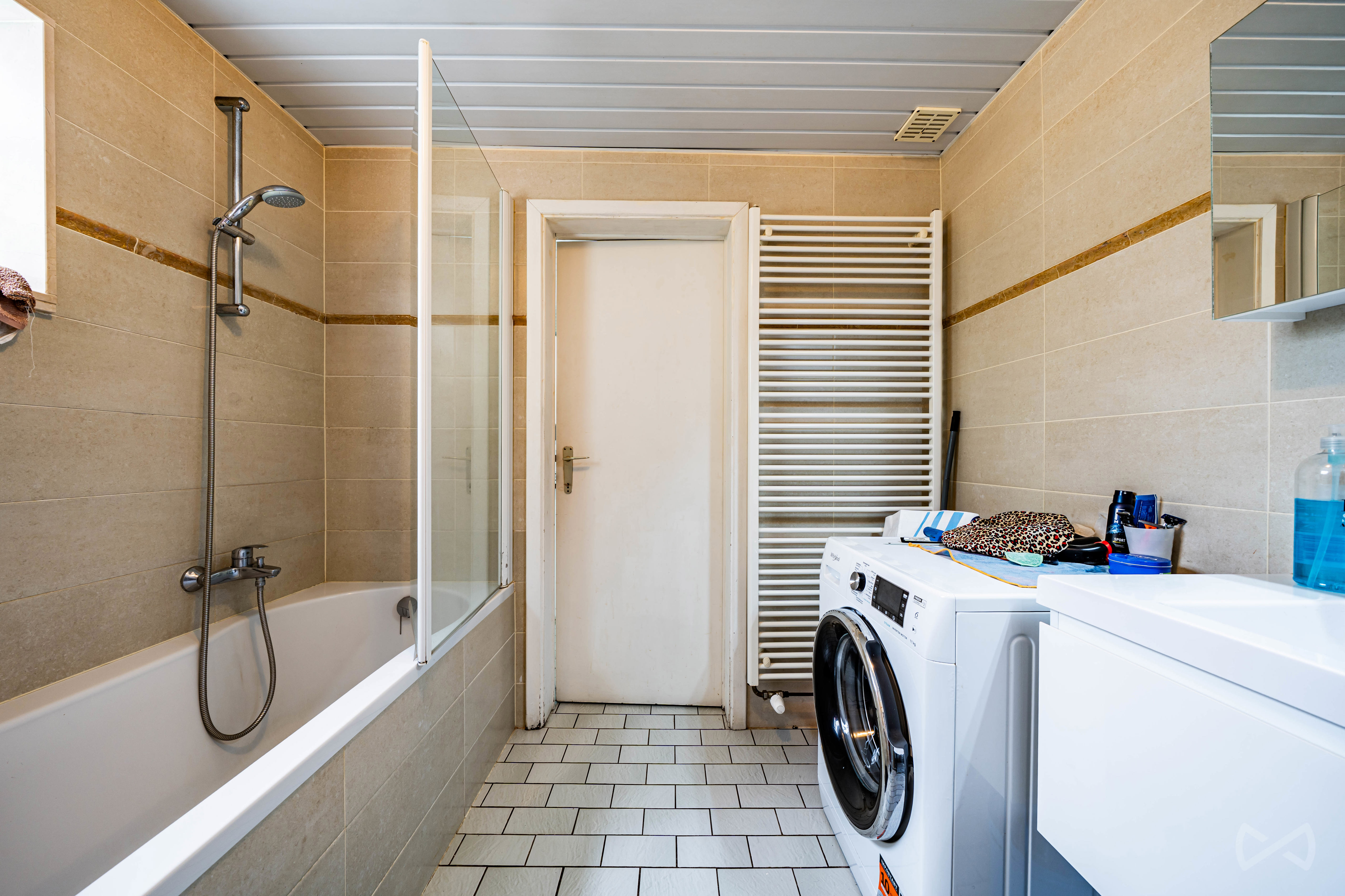 Photo 3 sur 4 pour Immeuble mixte de deux chambres à Ottignies-Louvain-la-Neuve