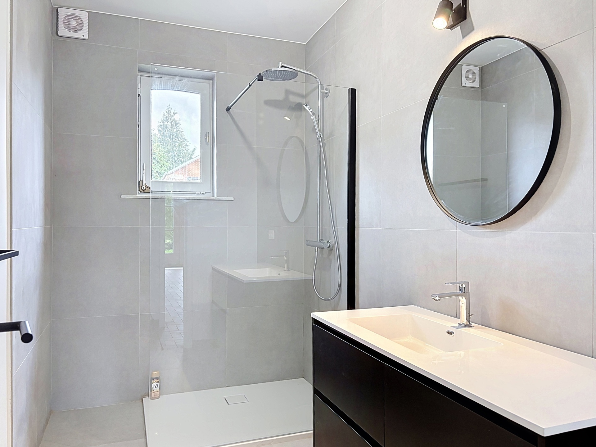 Picture 2 of 4 for Villa with five bedrooms in Binche Waudrez