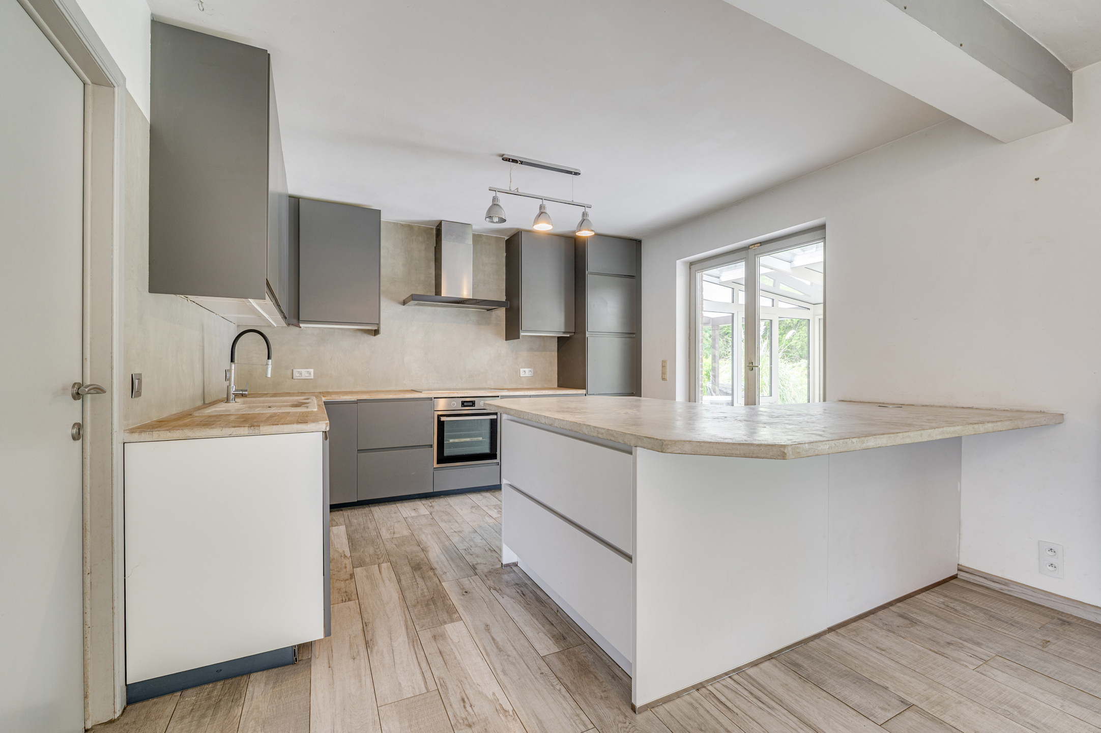 Picture 1 of 4 for Villa with three bedrooms in Enghien