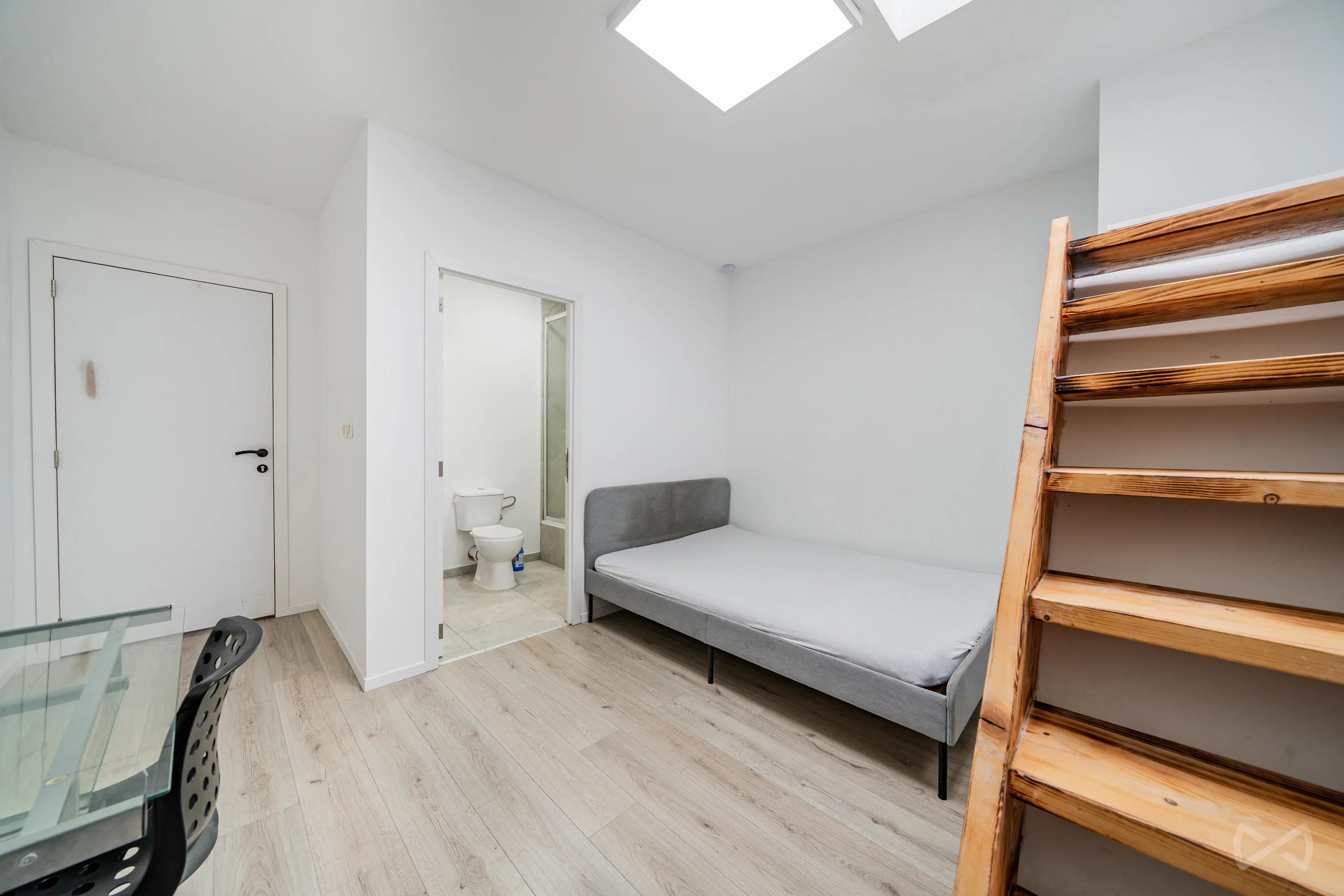 Photo 4 sur 4 pour Immeuble mixte de dix chambres à Montignies-Sur-Sambre