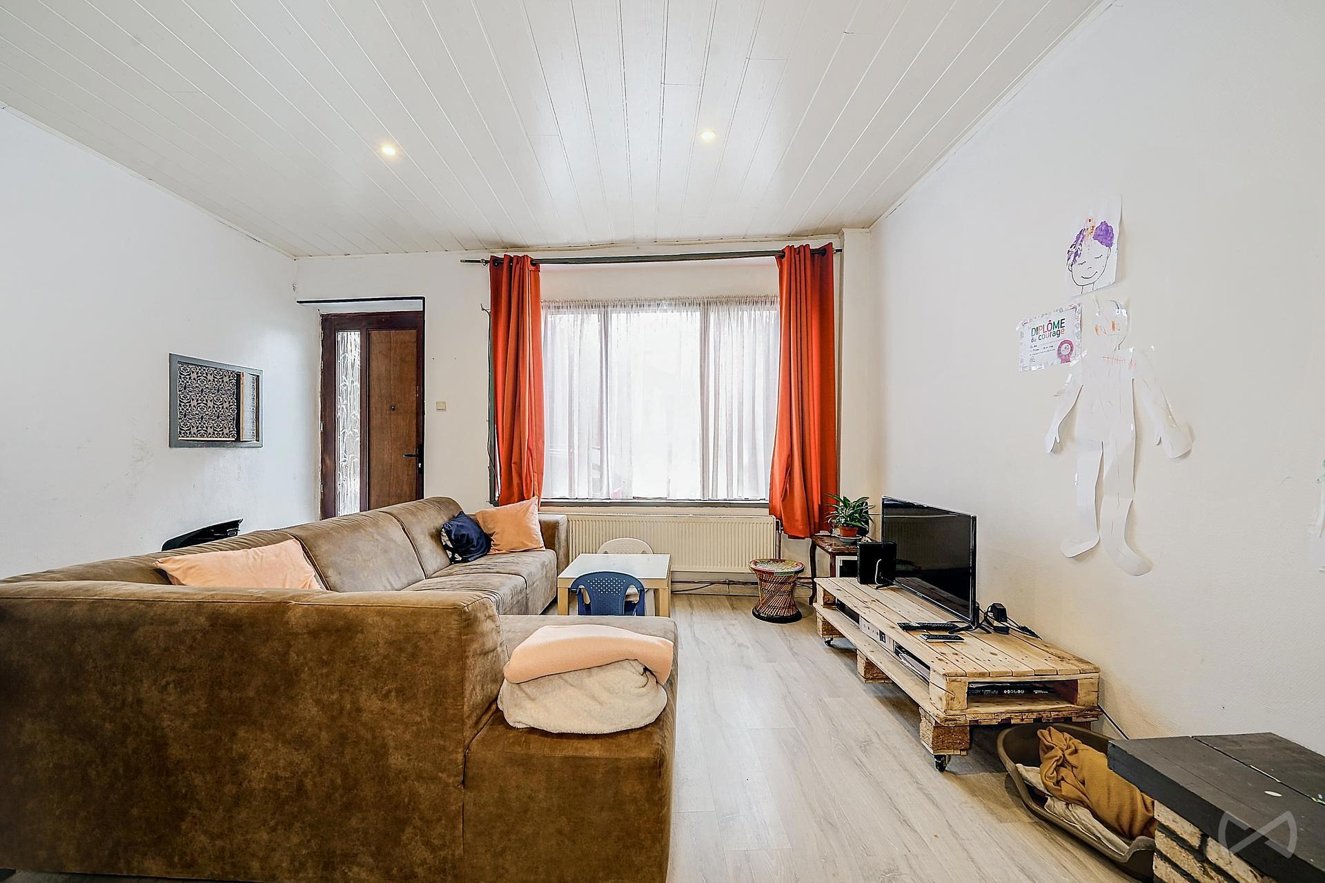 Photo 2 sur 4 pour Maison de cinq chambres à Montignies-Sur-Sambre