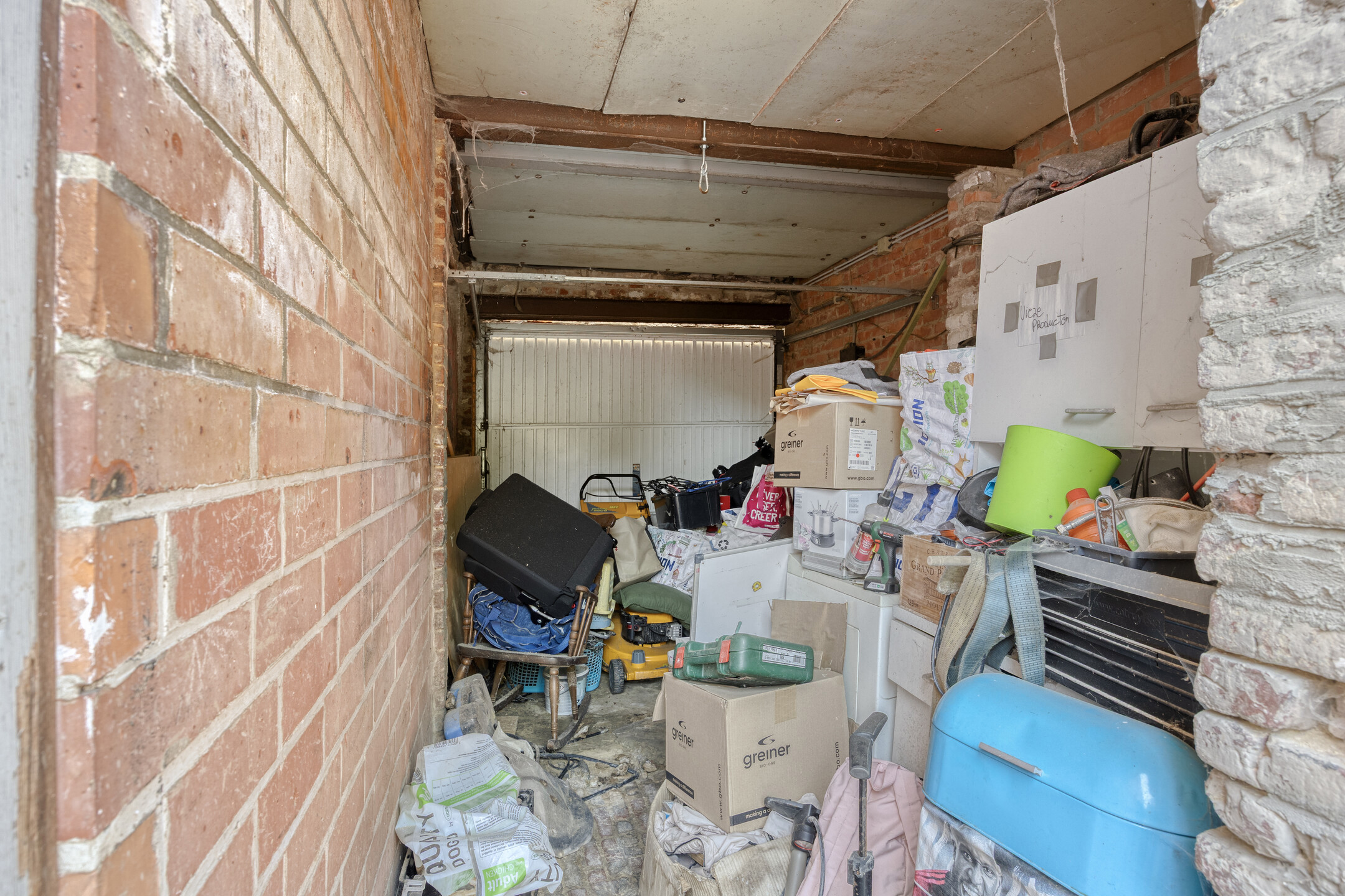 Photo 2 sur 4 pour Immeuble mixte de trois chambres à Asse