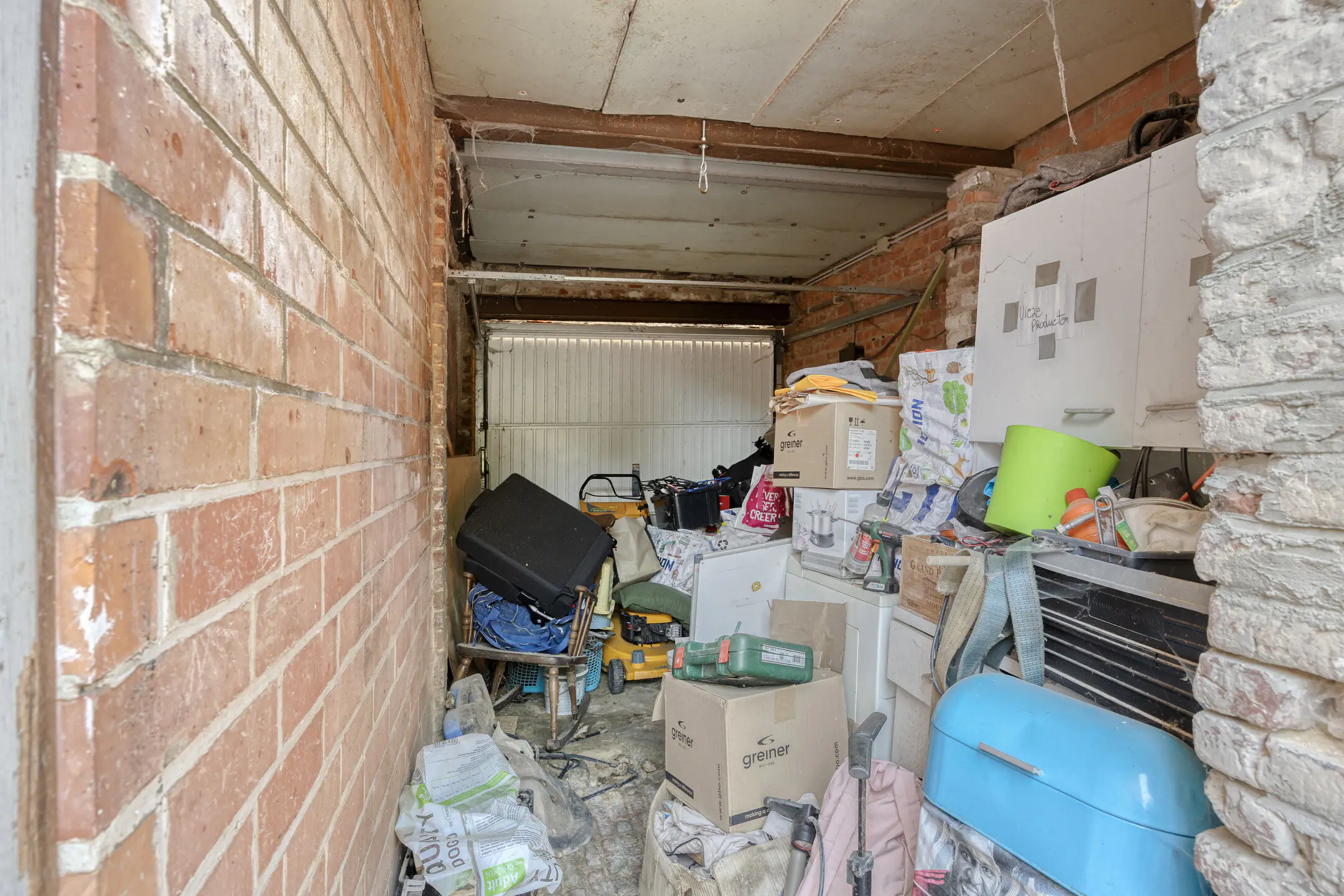 Photo 2 sur 4 pour Immeuble mixte de trois chambres à Asse