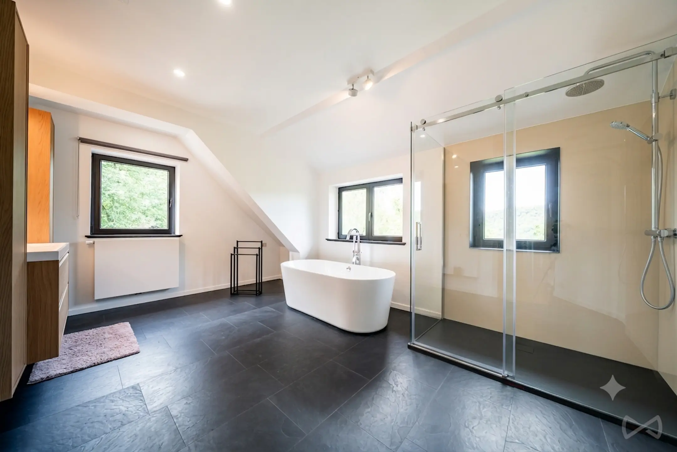 Picture 1 of 4 for Villa with six bedrooms in Houyet