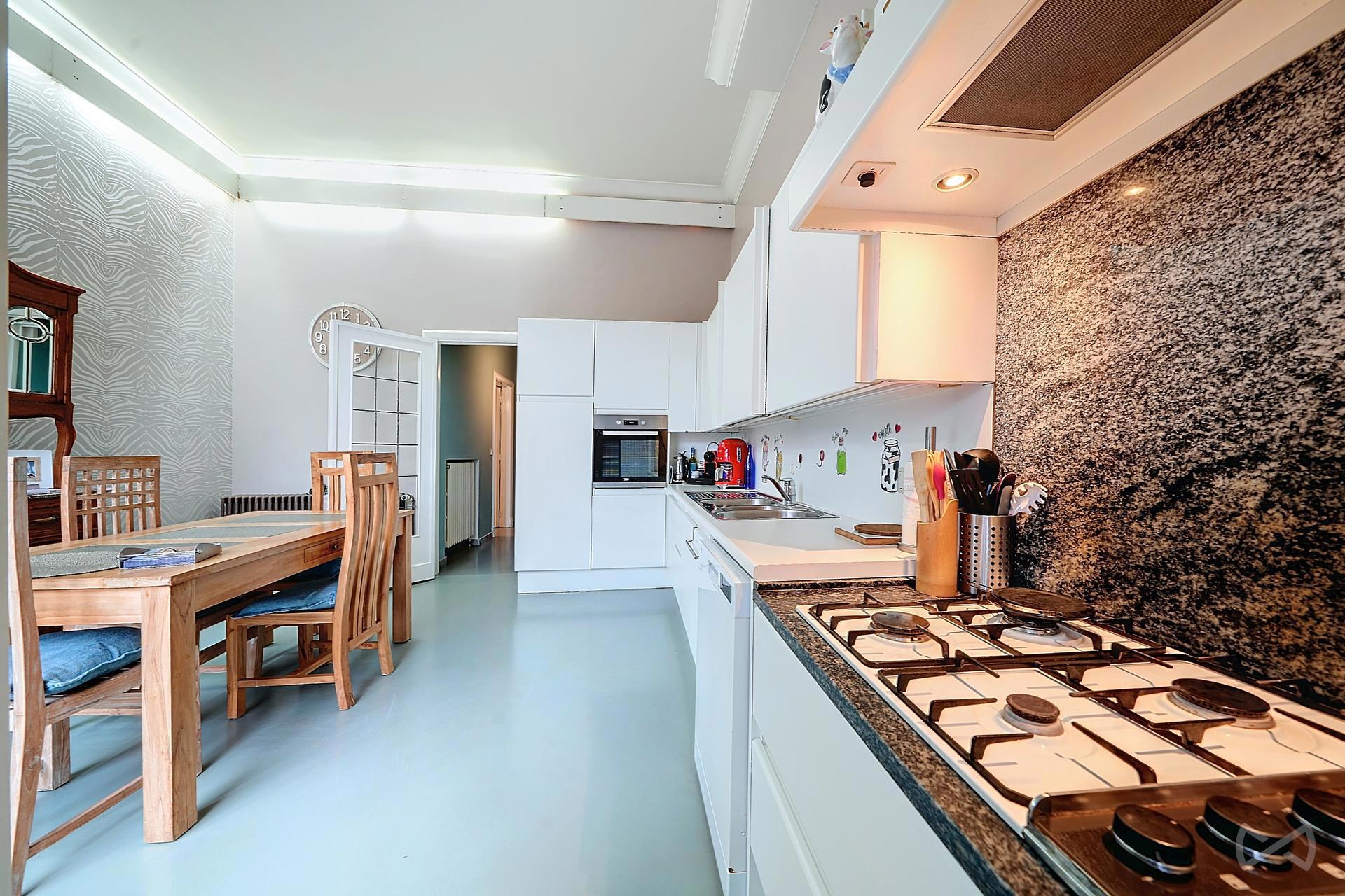 Foto 4 van 4 van Gebouw voor gemengd gebruik met vier slaapkamers in Tournai