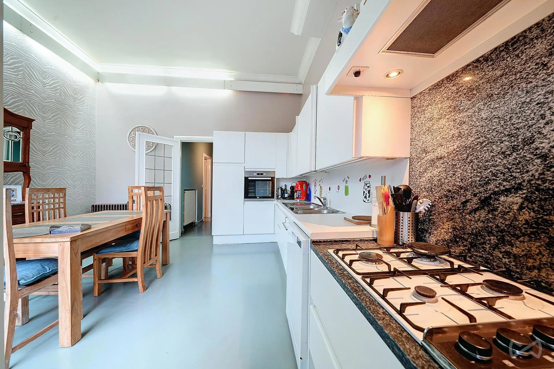 Foto 4 van 4 van Gebouw voor gemengd gebruik met vier slaapkamers in Tournai