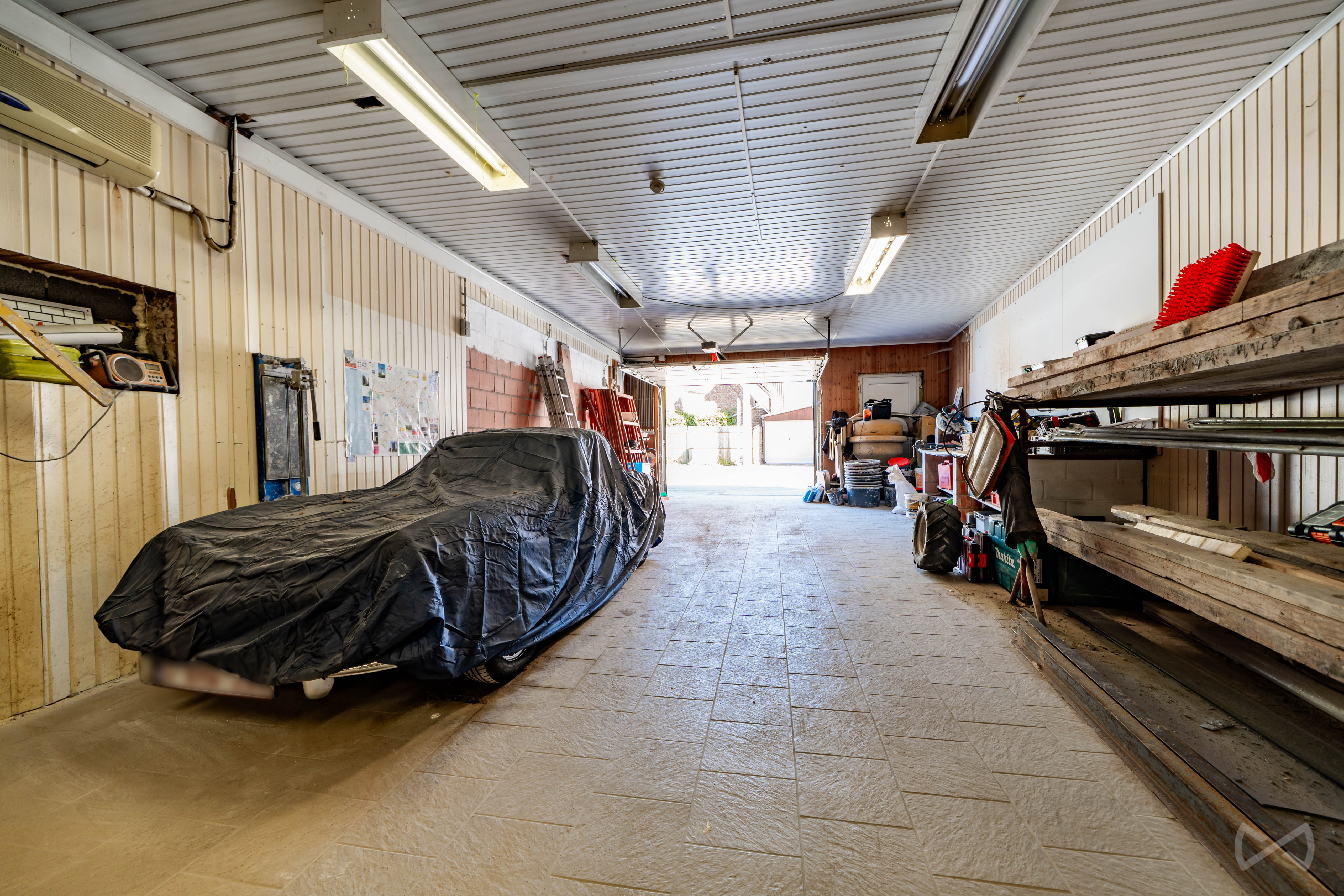 Picture 1 of 4 for Garage in Maffle