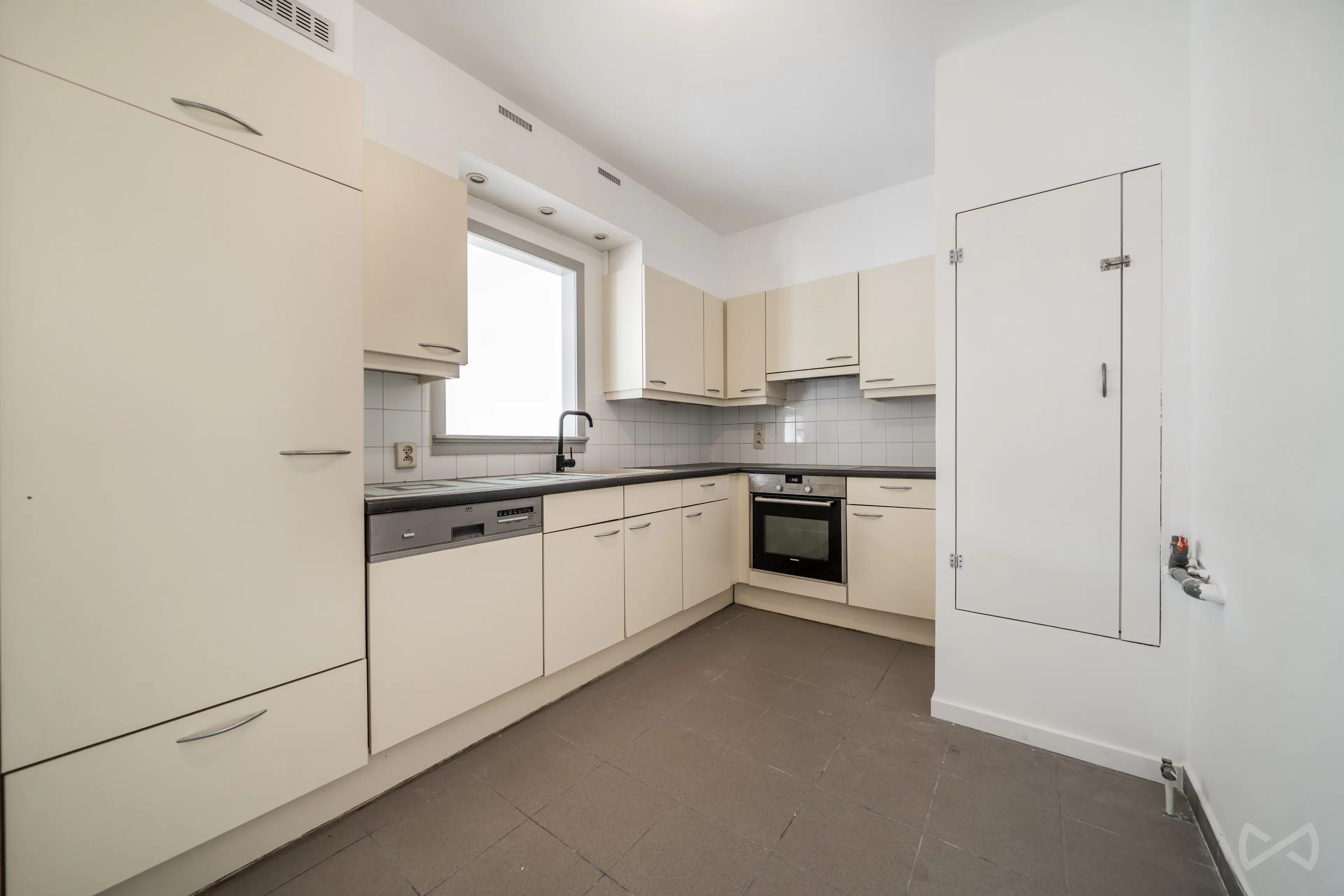 Picture 2 of 4 for Flat with three bedrooms in Berchem-sainte-agathe