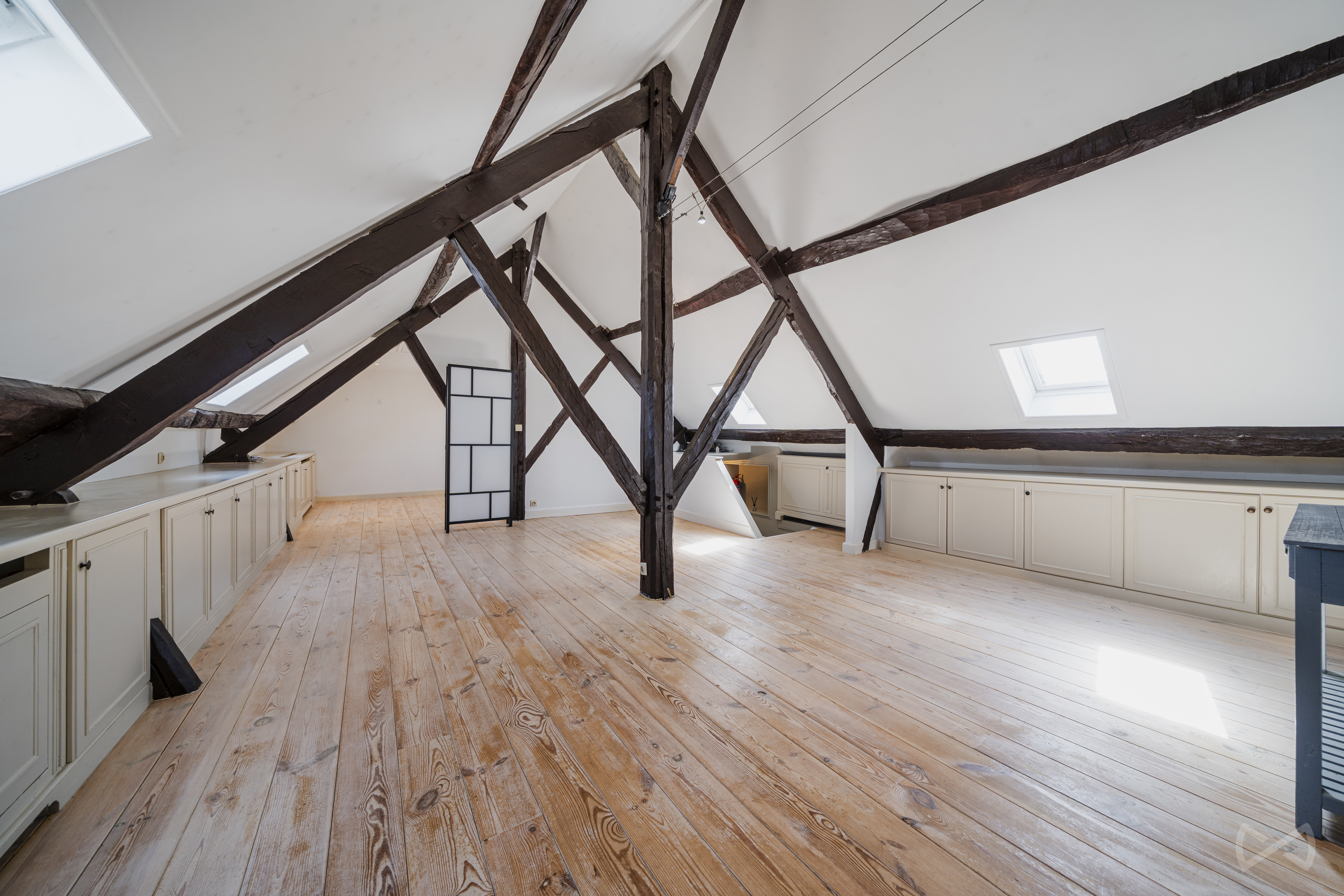 Photo 2 sur 4 pour Immeuble mixte de quatre chambres à Villers-la-ville