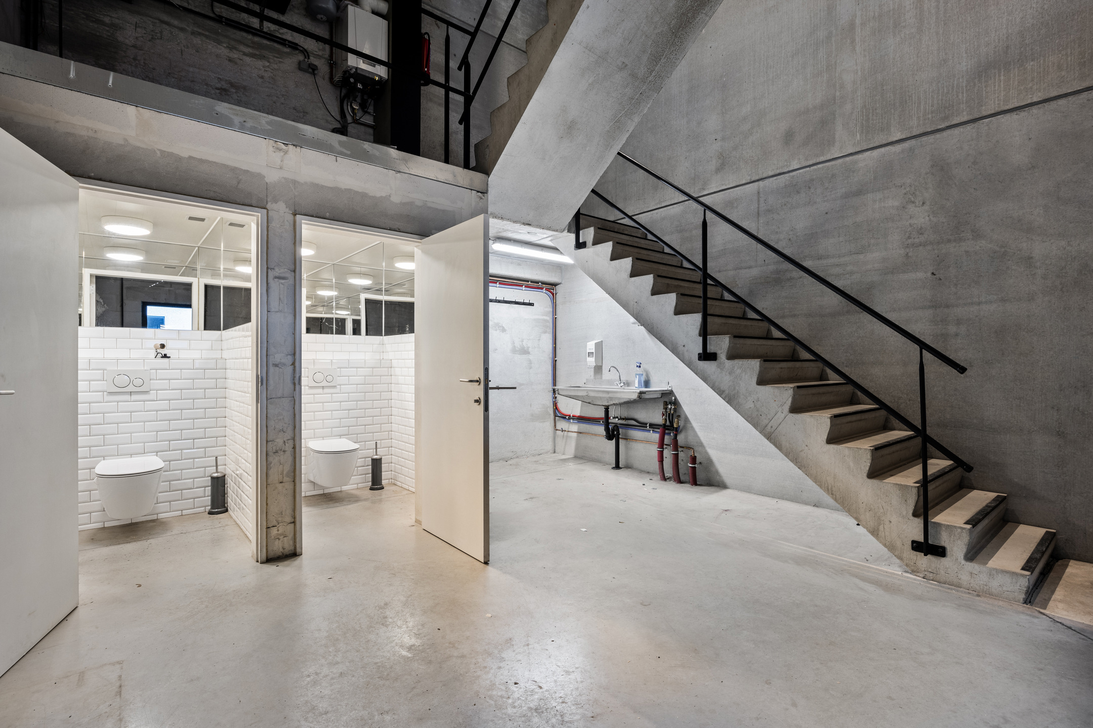 Foto 3 van 4 van Kantoor en magazijn in Moorslede