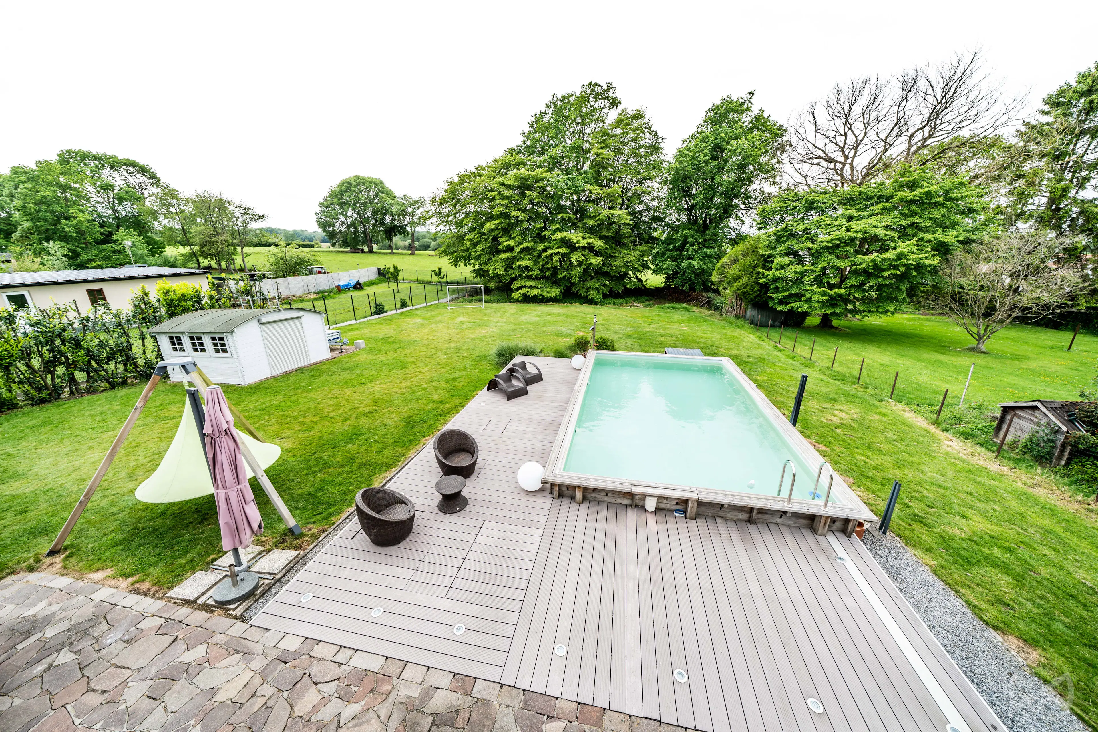Foto 1 van 4 van Villa met vier slaapkamers in Sars-la-bruyère
