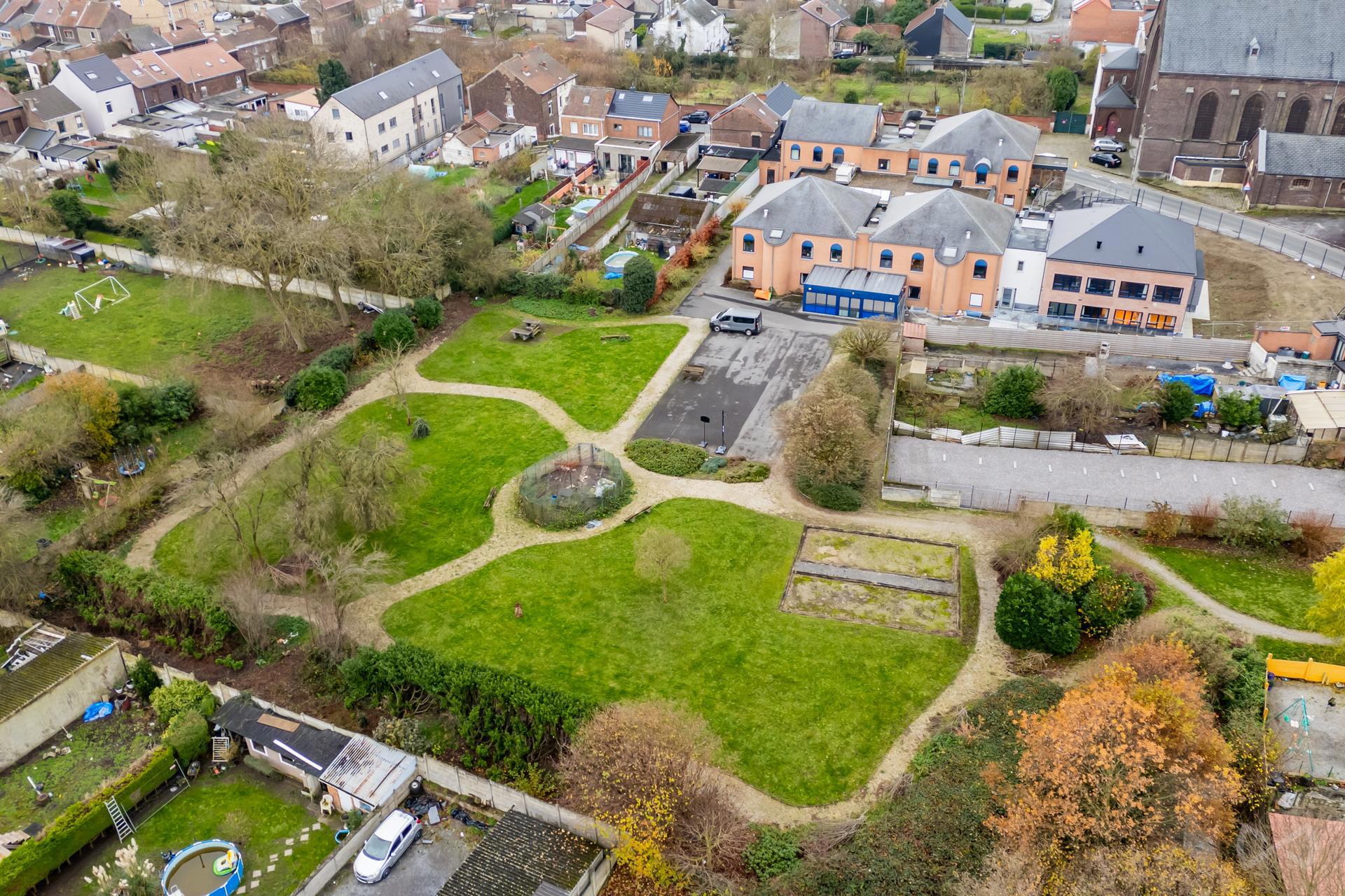 Photo 4 sur 4 pour Maison de cinq chambres à Montignies-Sur-Sambre