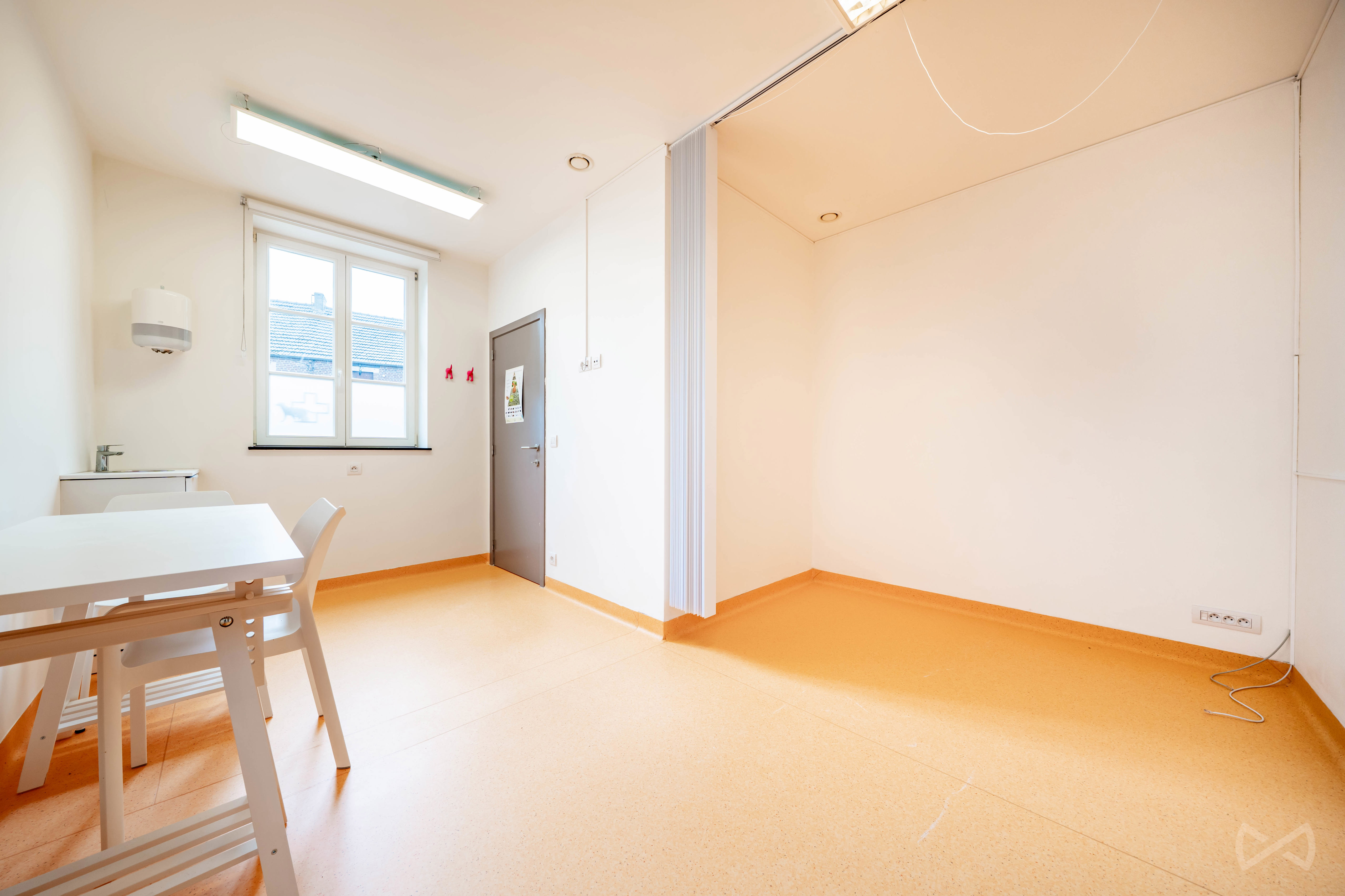 Photo 2 sur 4 pour Immeuble commercial à Bolinne