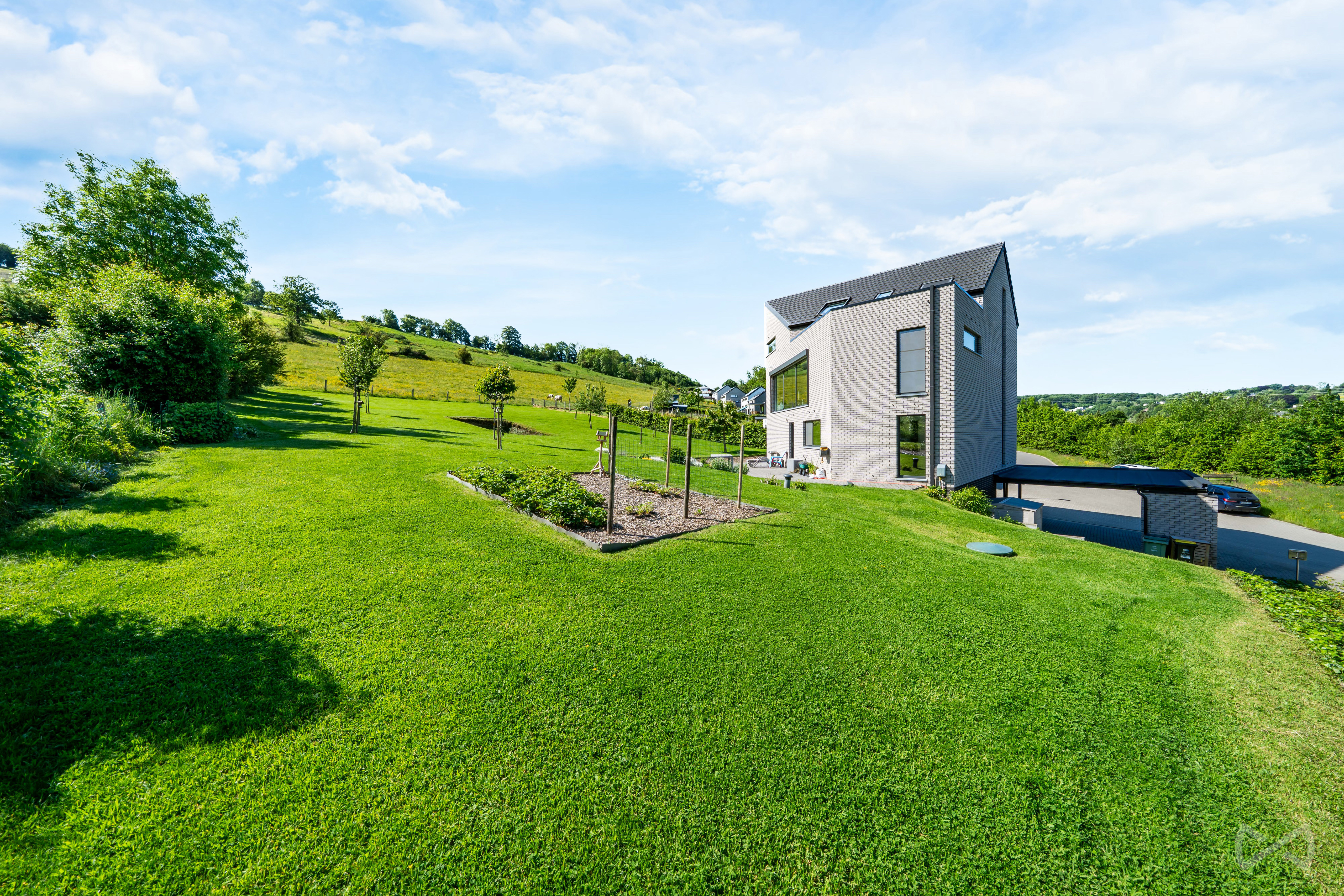 Picture 1 of 4 for Villa with six bedrooms in Trooz