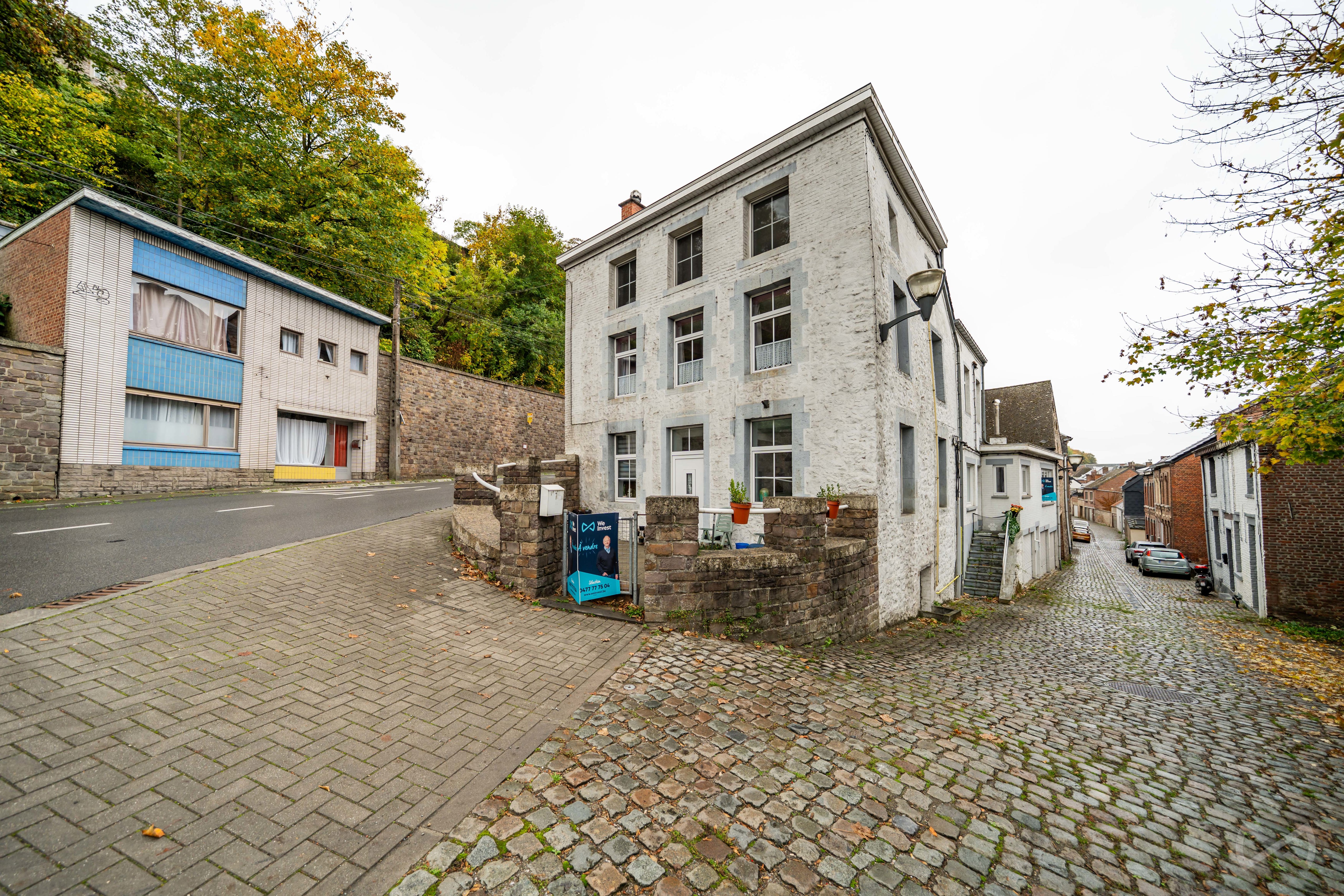 Picture 2 of 3 for Apartment block with six bedrooms in Thuin