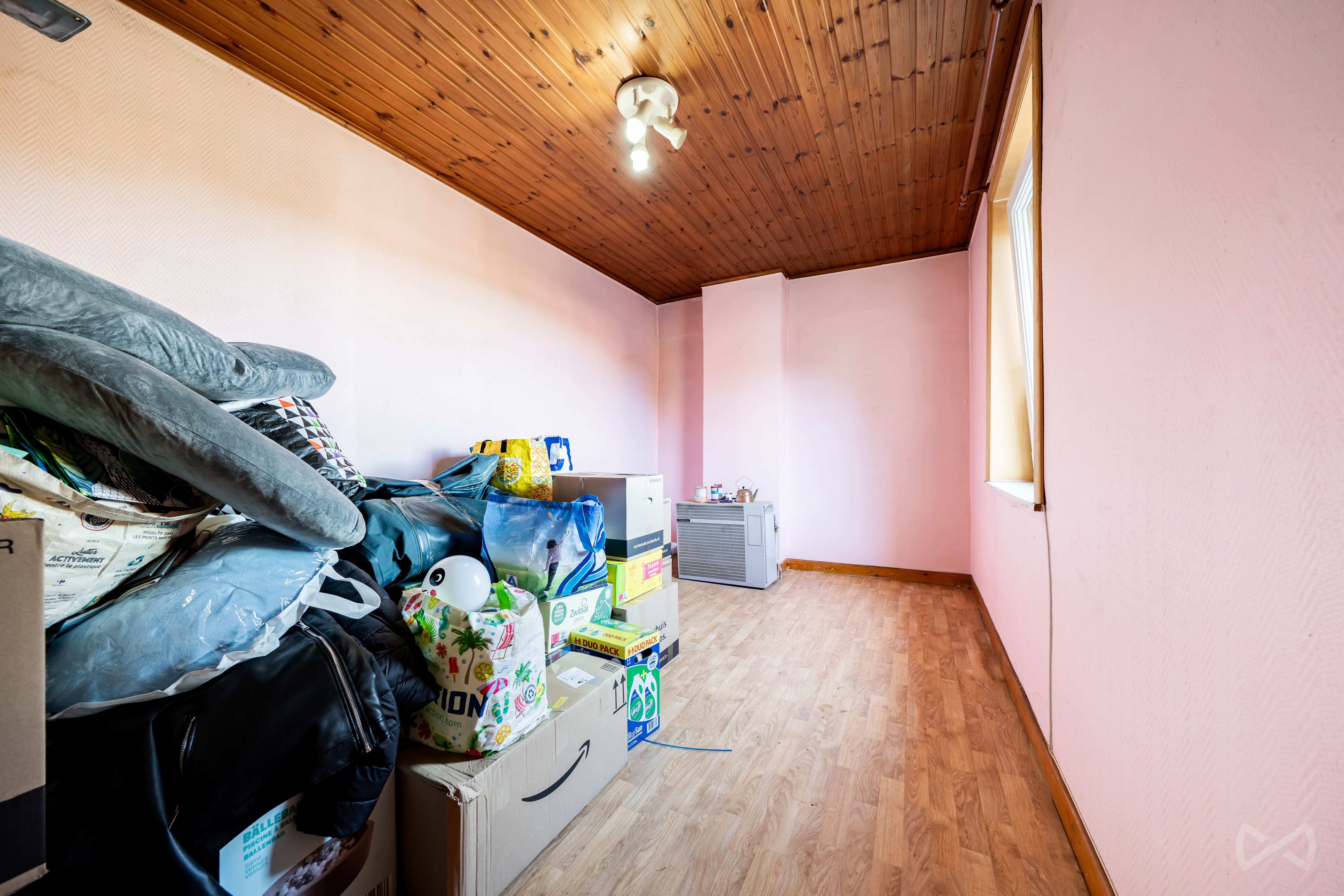 Foto 2 van 4 van Huis met vier slaapkamers in La Louvière