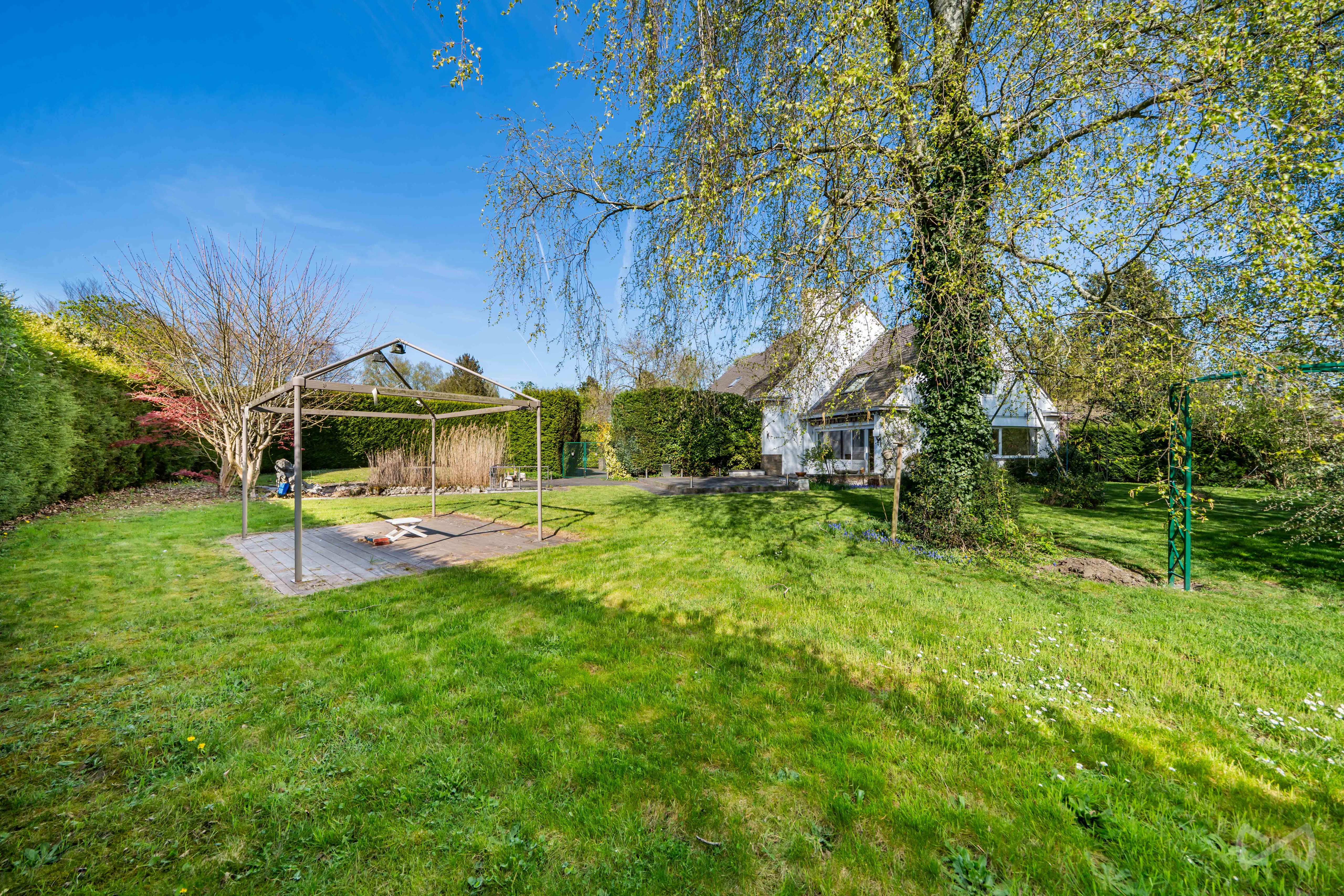 Foto 3 van 4 van Villa met zes slaapkamers in Baudour