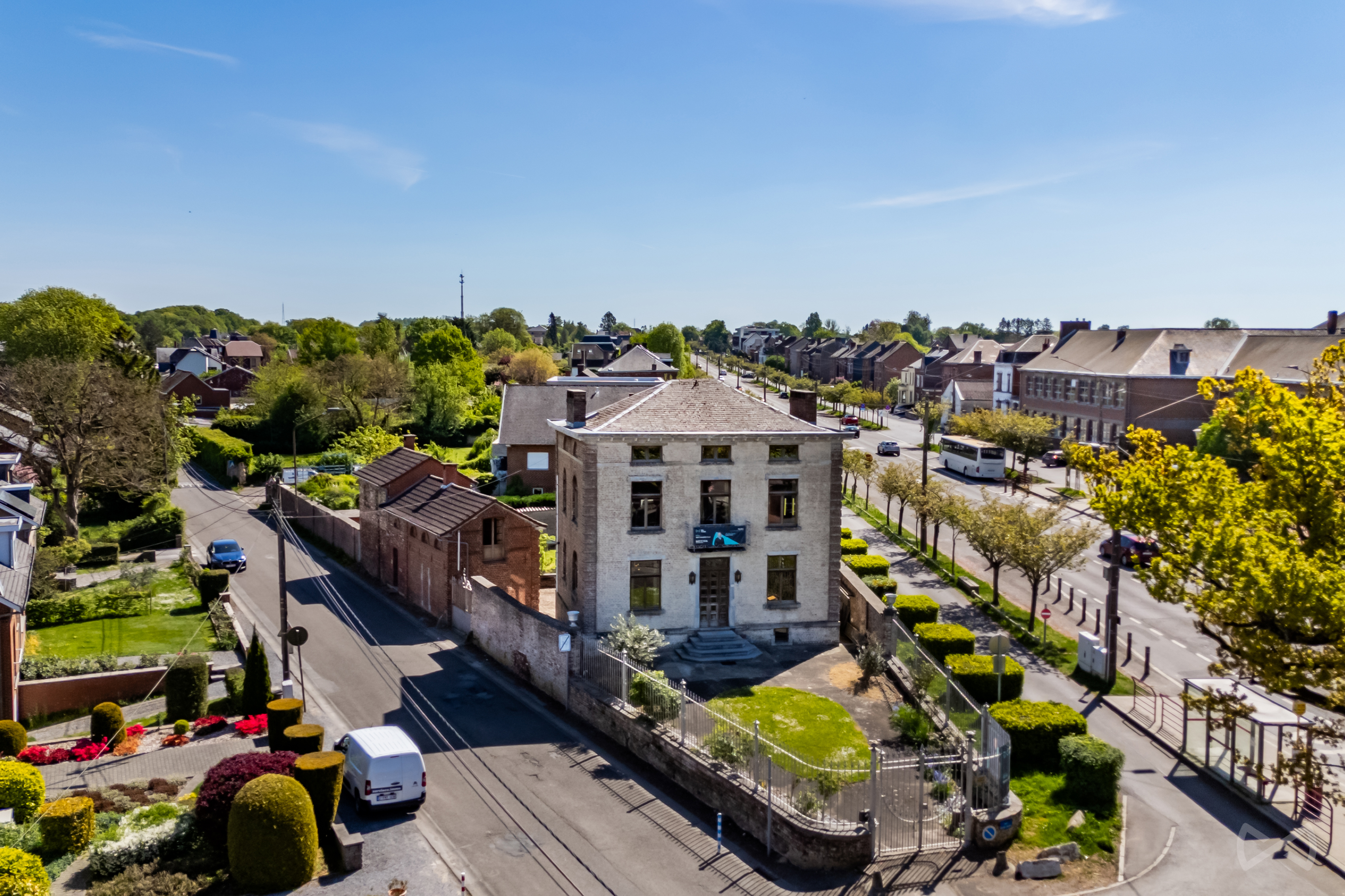 Picture 2 of 3 for House with six bedrooms in Thuin