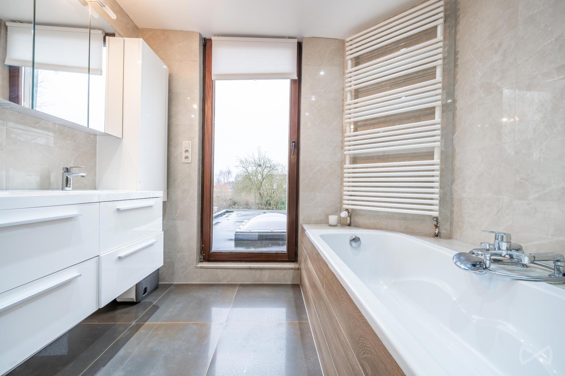 Photo 4 sur 4 pour Maison de quatre chambres à Waterloo