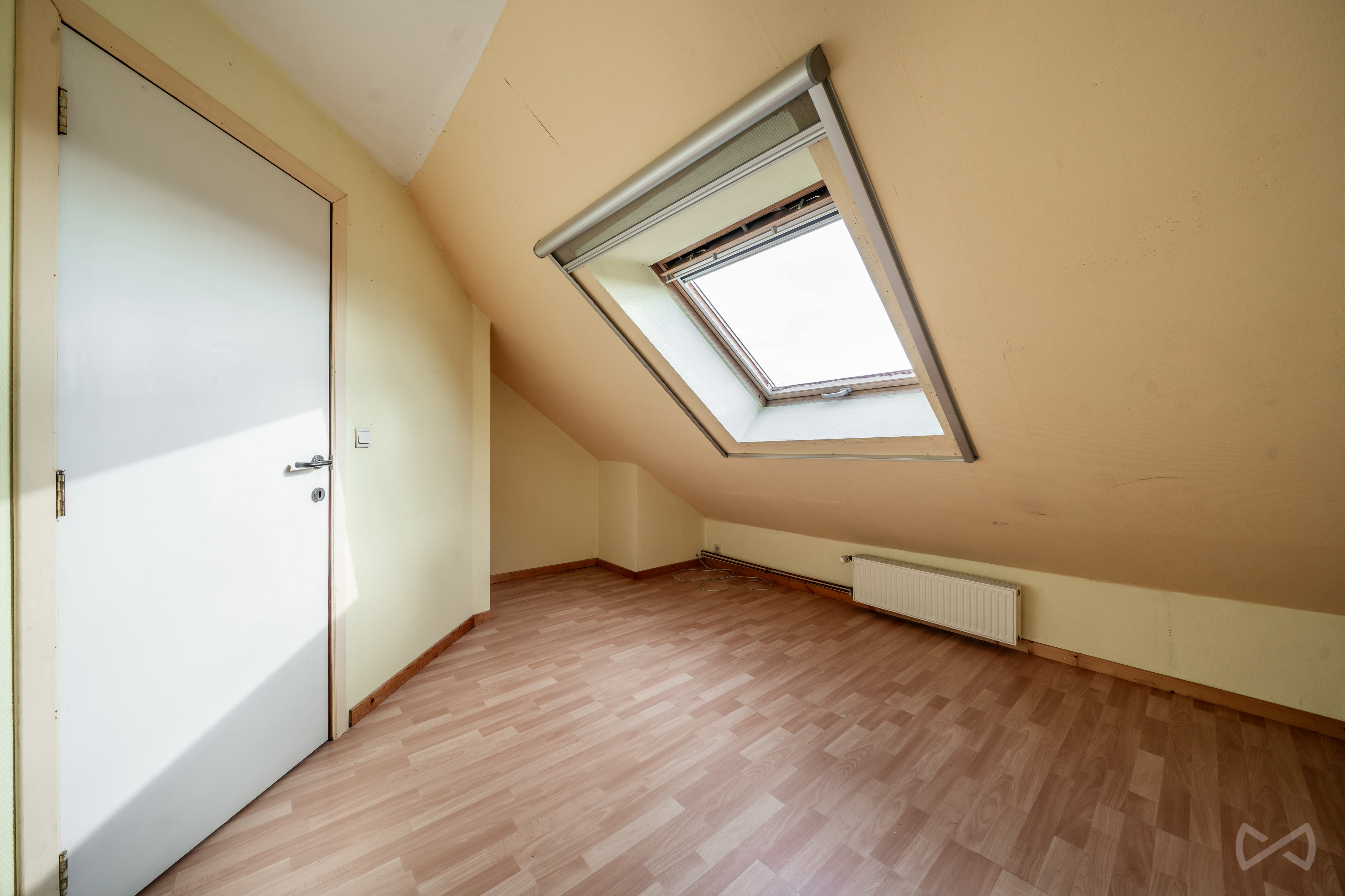 Picture 1 of 4 for House with five bedrooms in Court-saint-Étienne