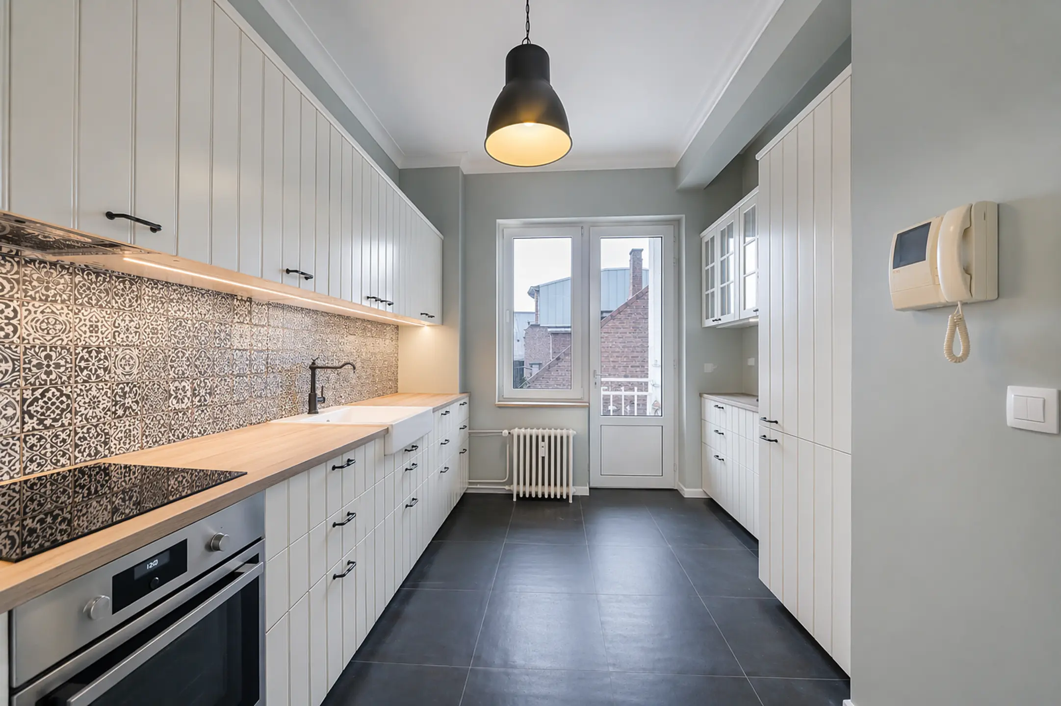 Picture 1 of 4 for Flat with four bedrooms in Ixelles