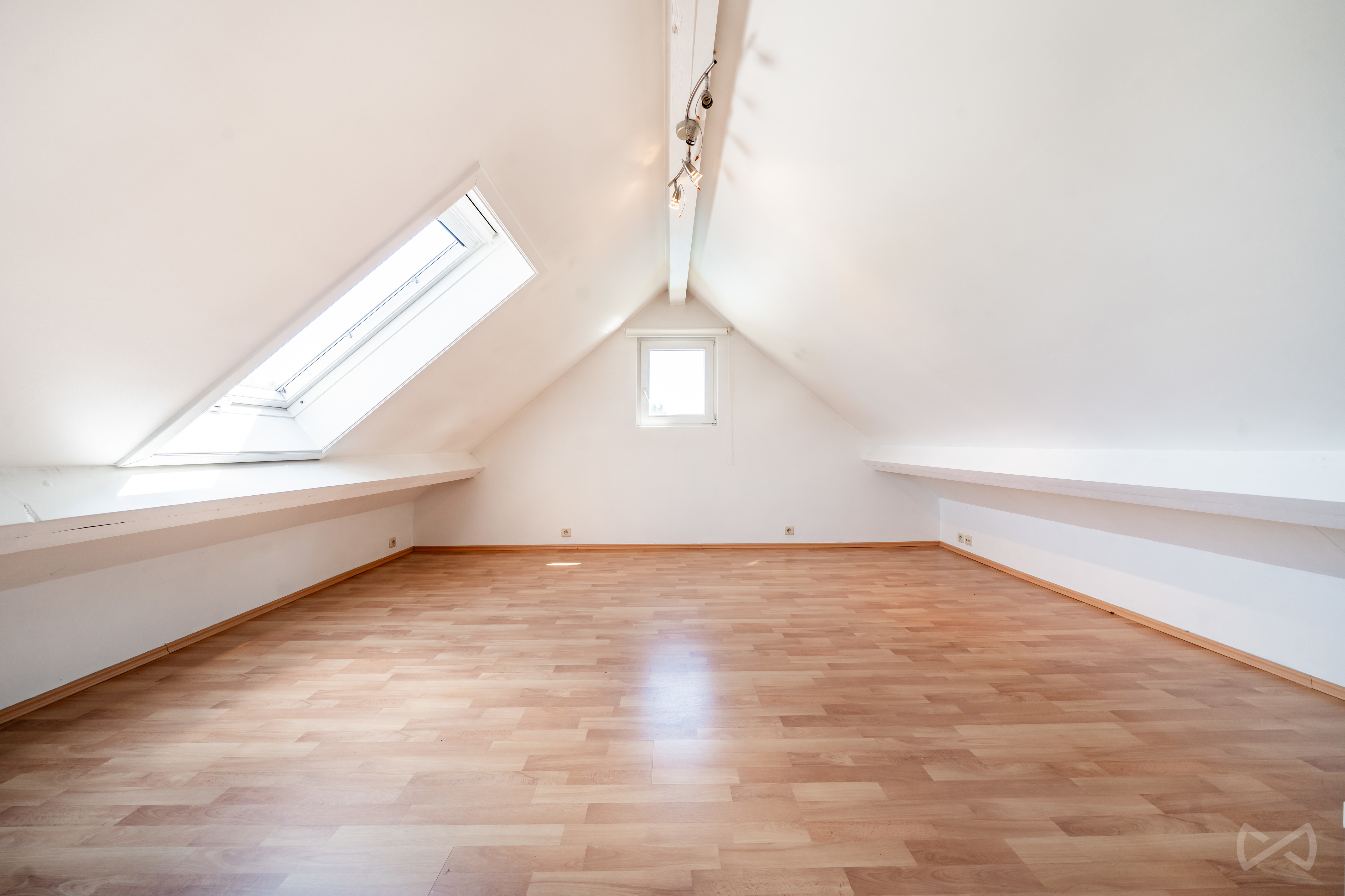 Photo 3 sur 4 pour Maison de cinq chambres à Céroux-mousty