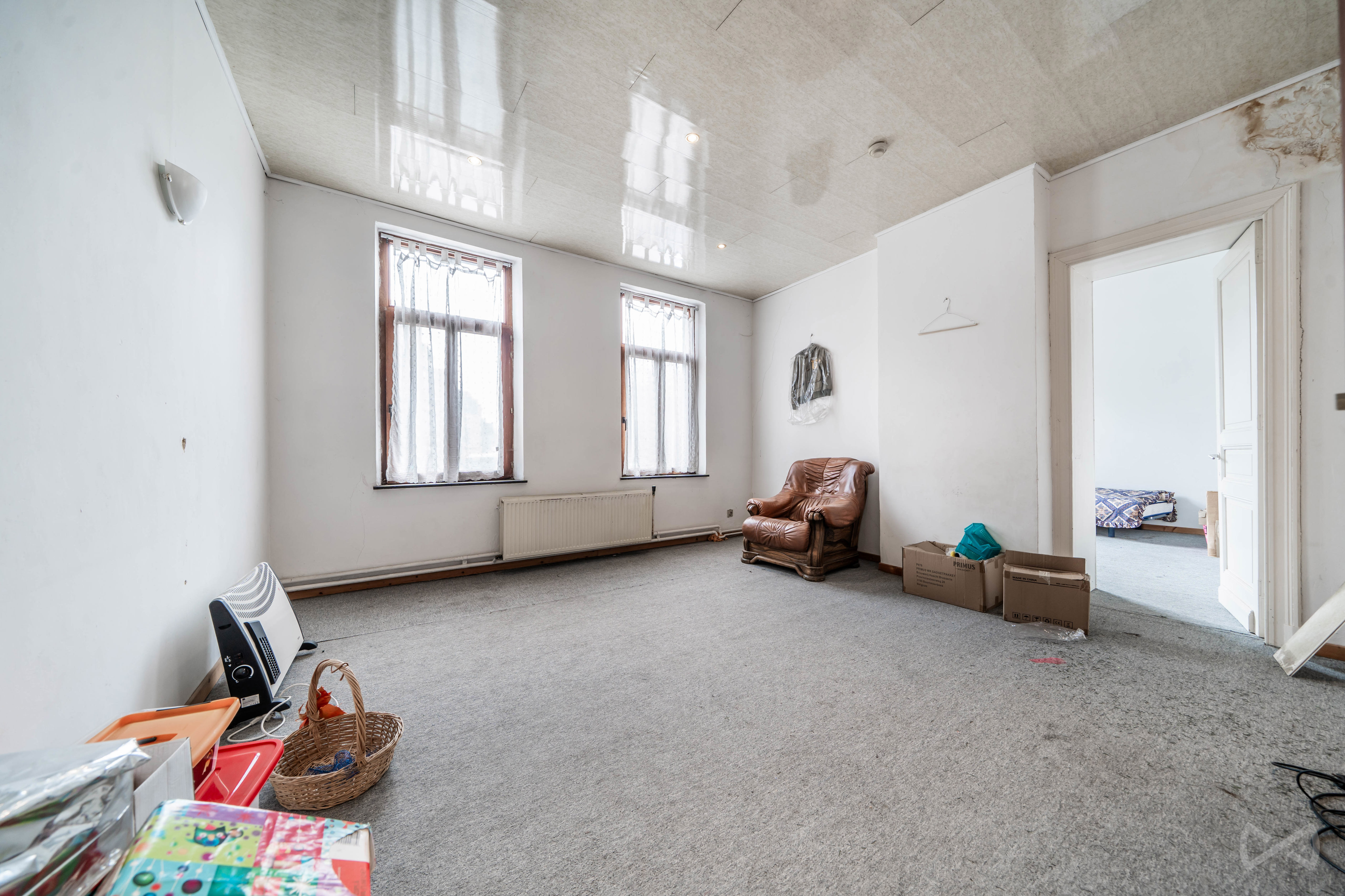 Photo 2 sur 4 pour Immeuble mixte de deux chambres à Marchienne-au-Pont