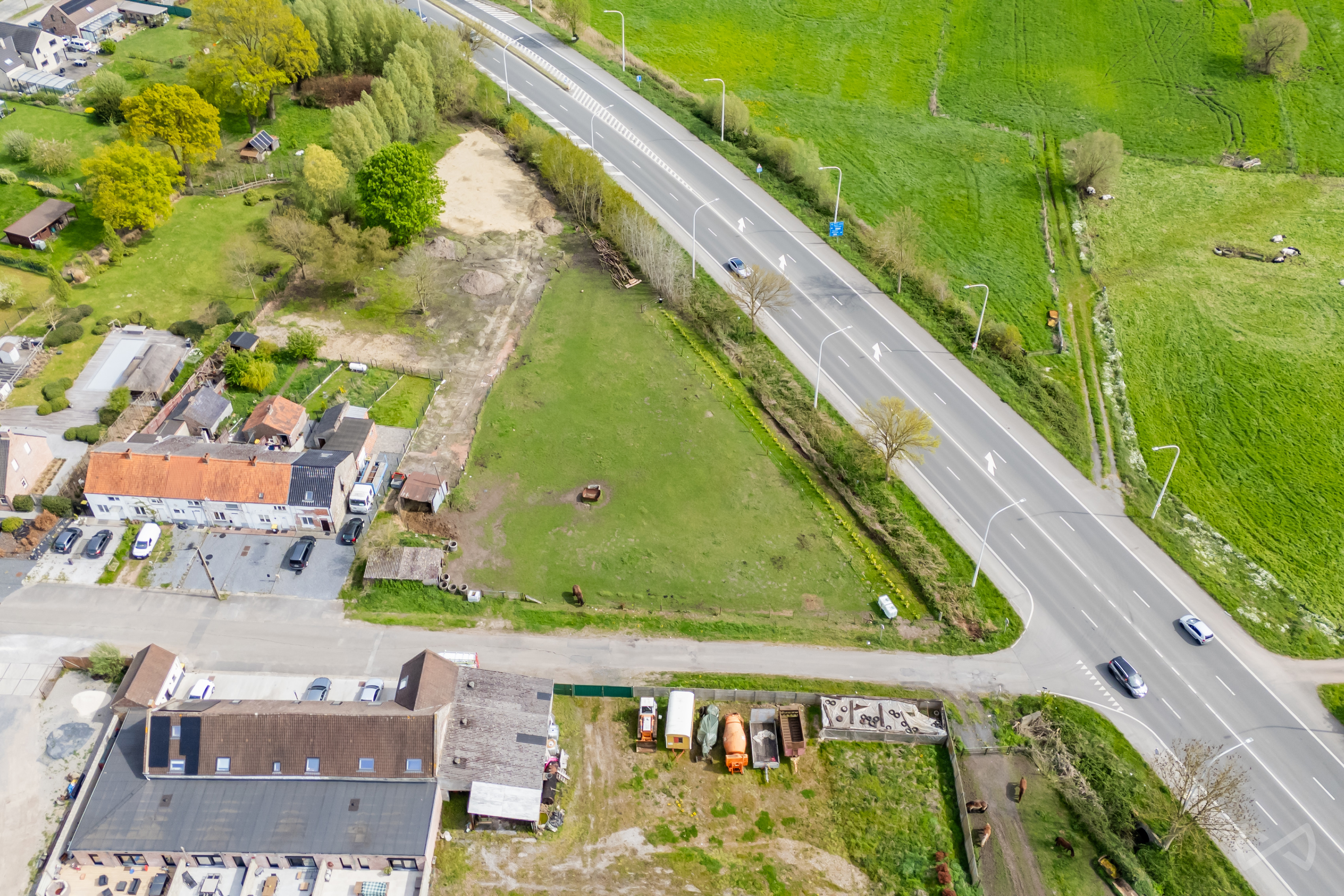 Picture 1 of 4 for Building ground in Hautrage