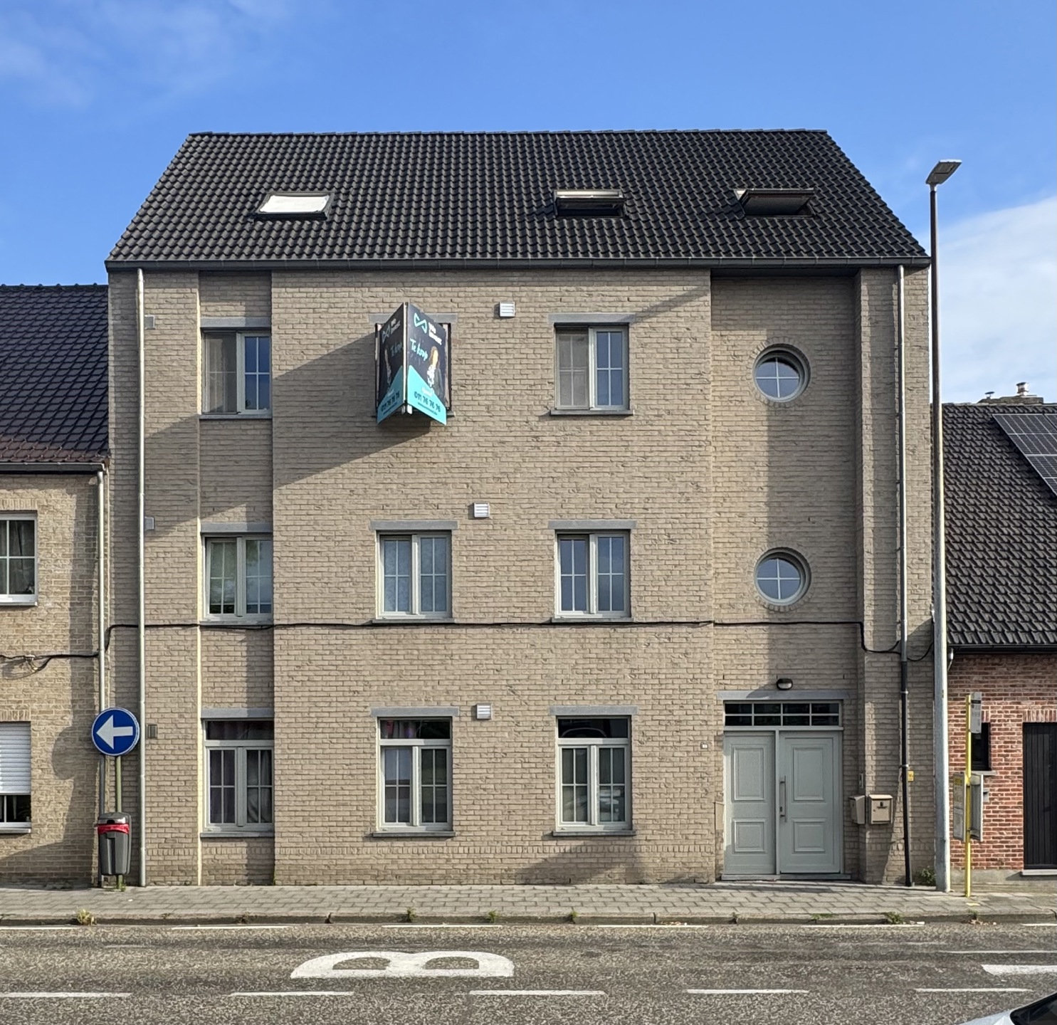 Photo 2 sur 2 pour Duplex de quatre chambres à Mol