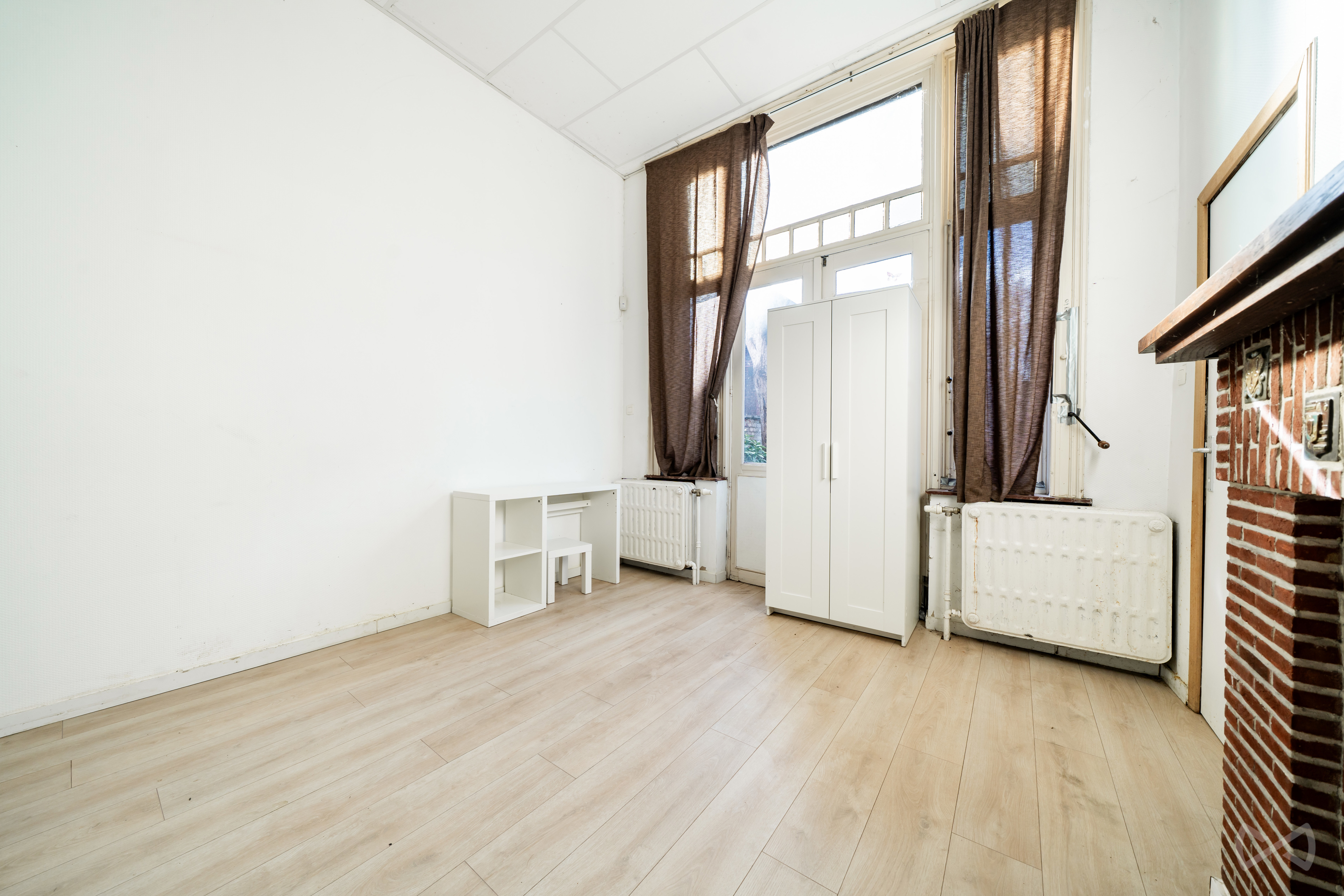Photo 1 sur 4 pour Immeuble mixte de neuf chambres à Montignies-Sur-Sambre