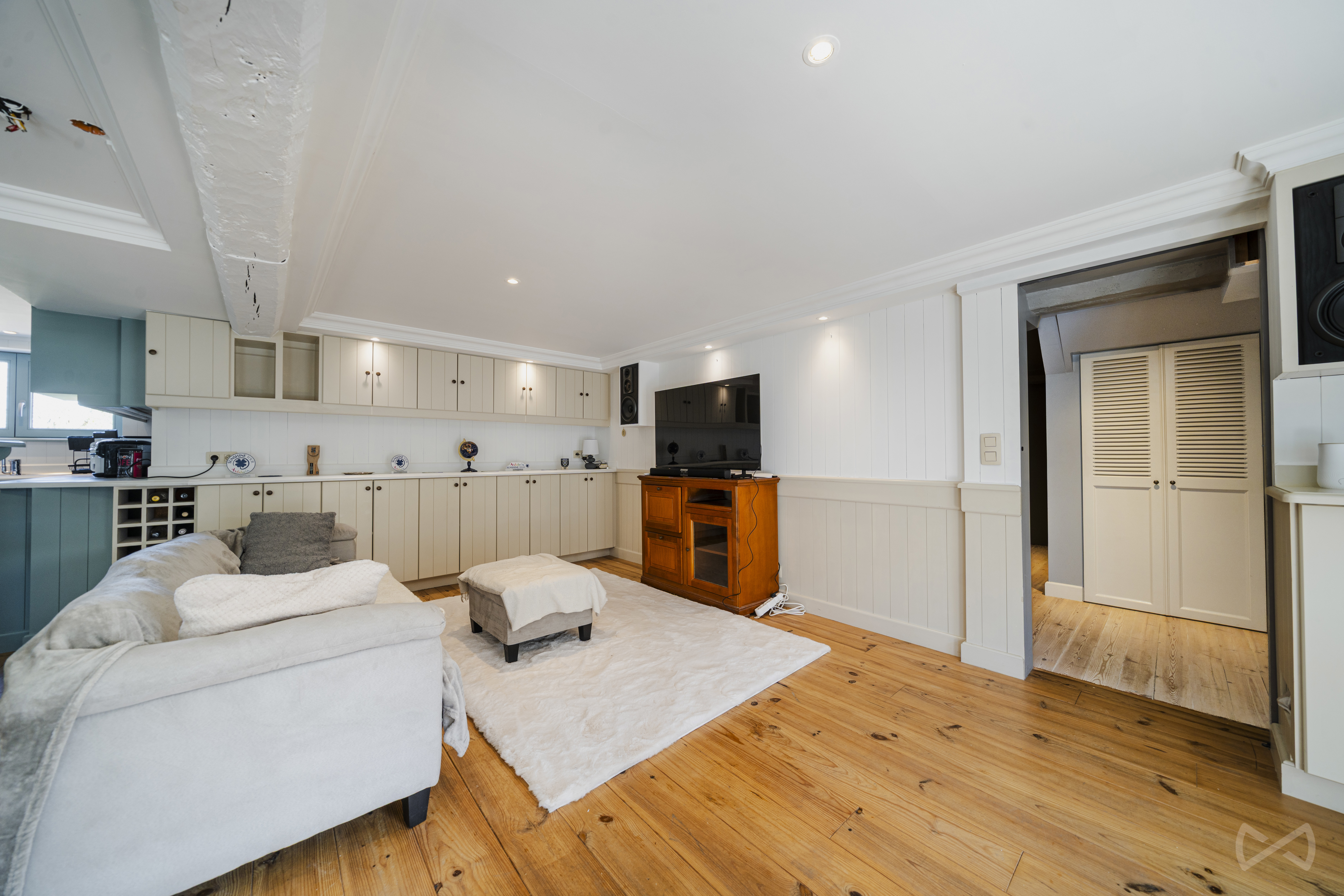 Picture 1 of 4 for Multi-purpose building with four bedrooms in Villers-la-ville