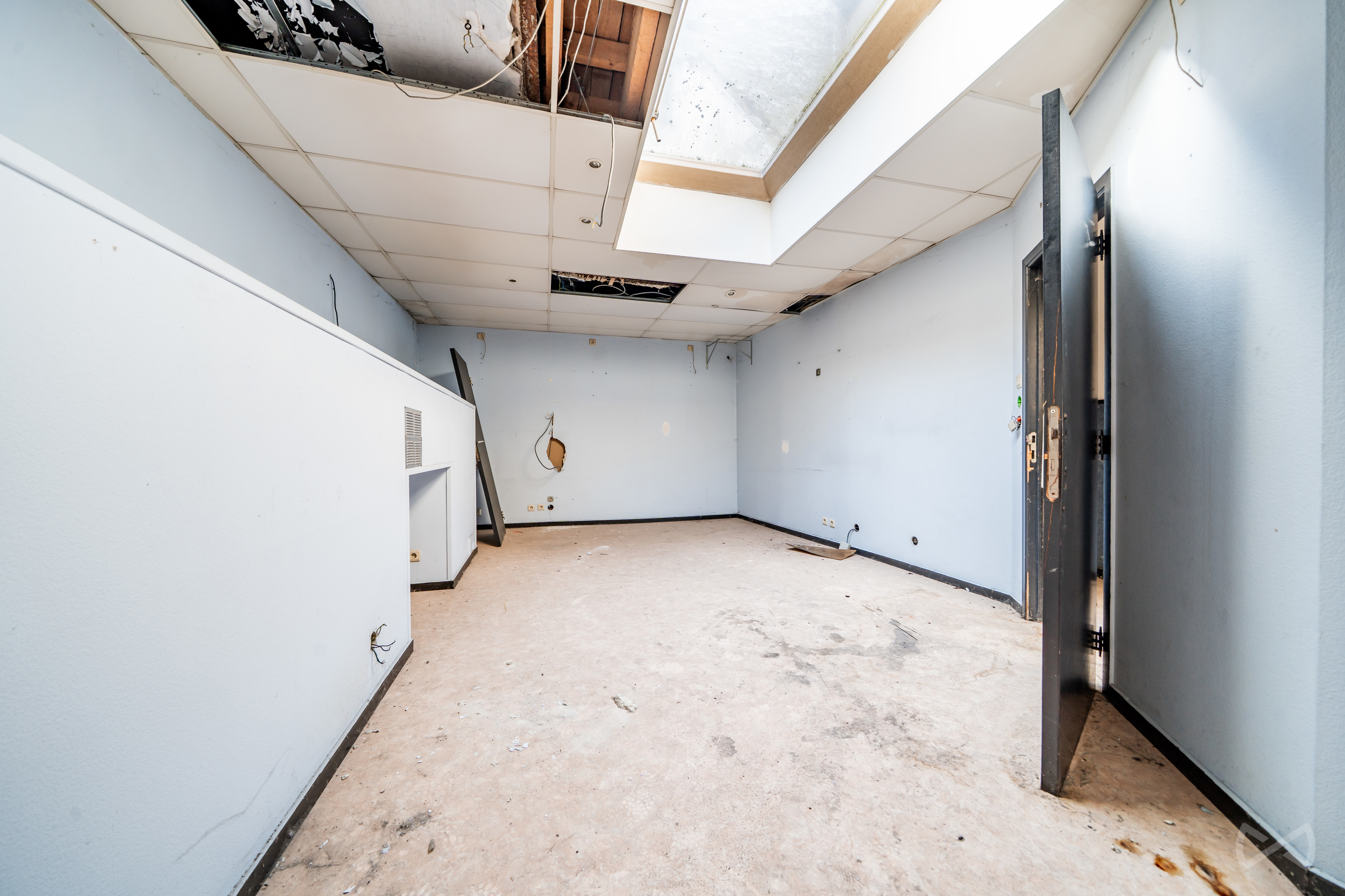 Picture 2 of 4 for Commercial building in Mons