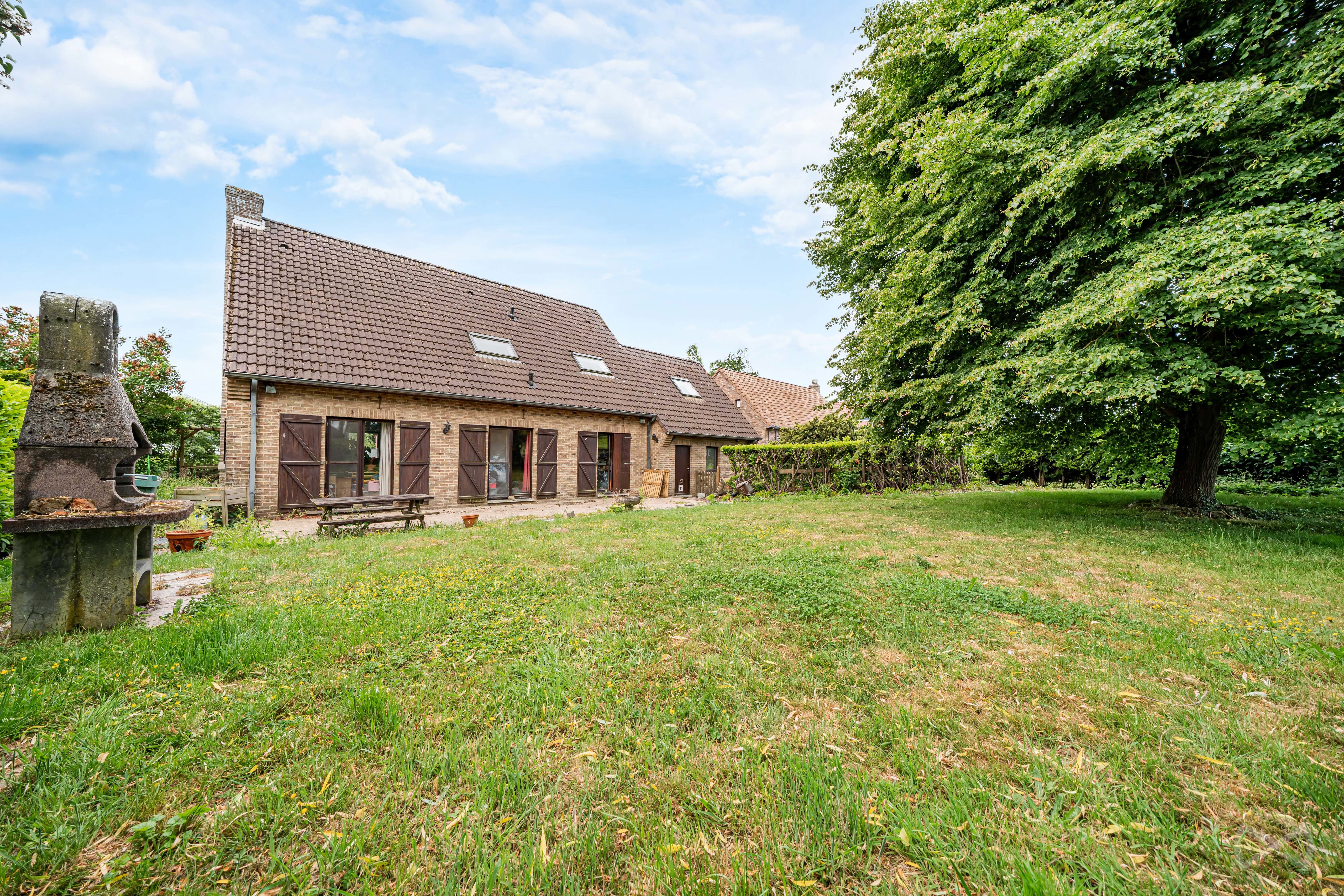 Picture 3 of 3 for Villa with five bedrooms in Mellery