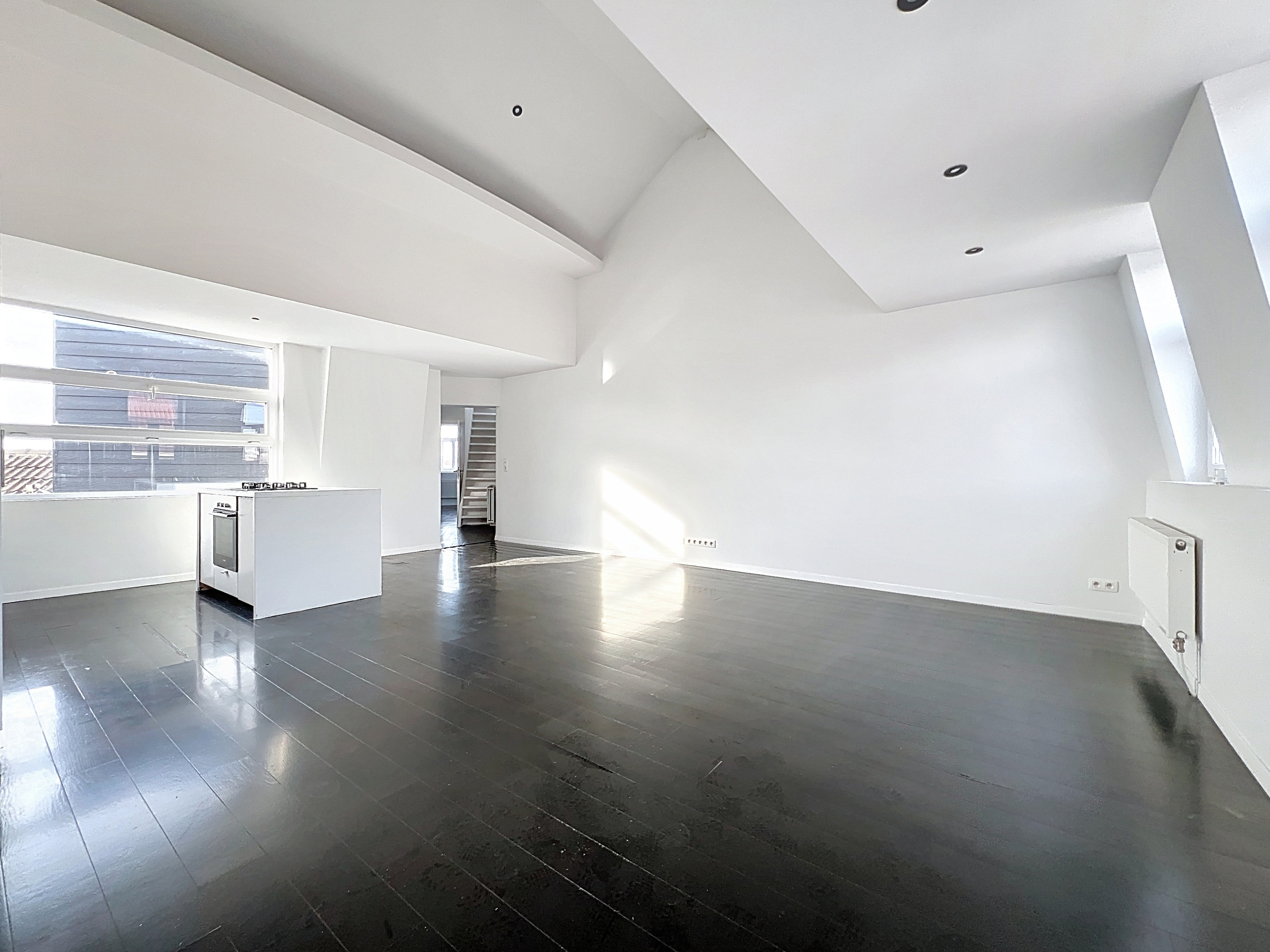 Foto 1 van 5 van Appartement met drie slaapkamers in Schaerbeek