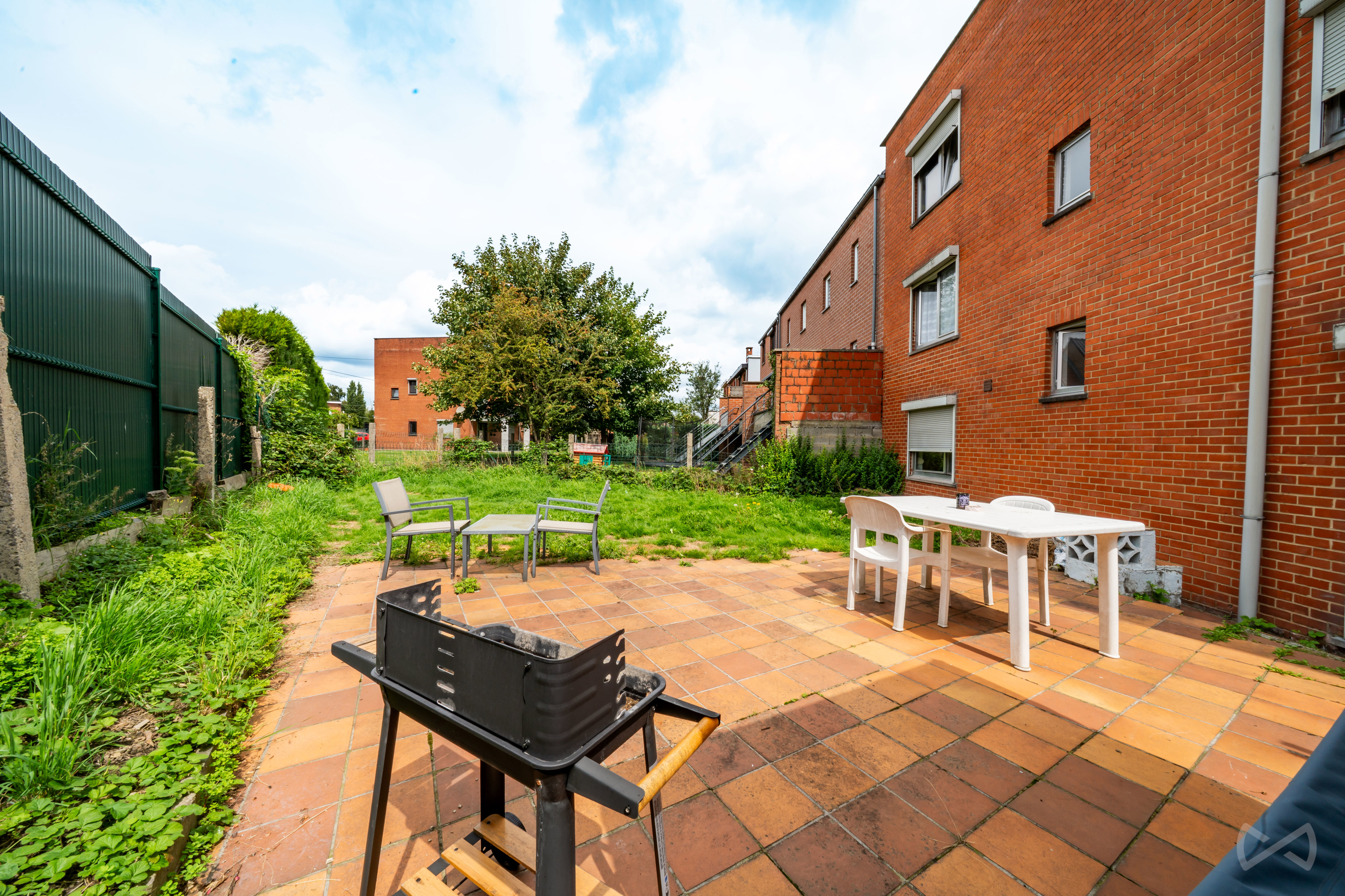 Picture 1 of 4 for Apartment block with five bedrooms in Marcinelle
