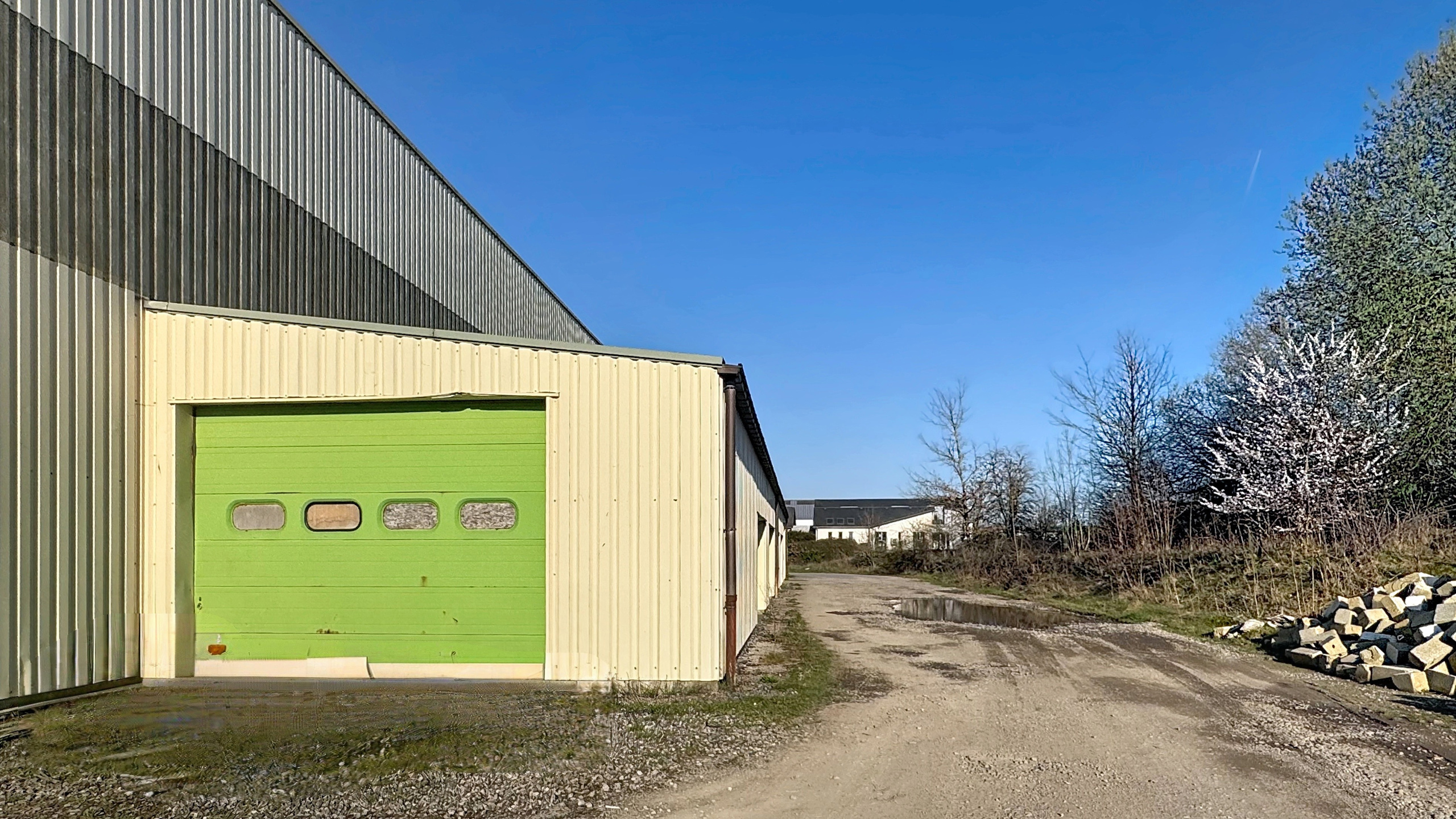 Picture 2 of 3 for Warehouse in Arlon