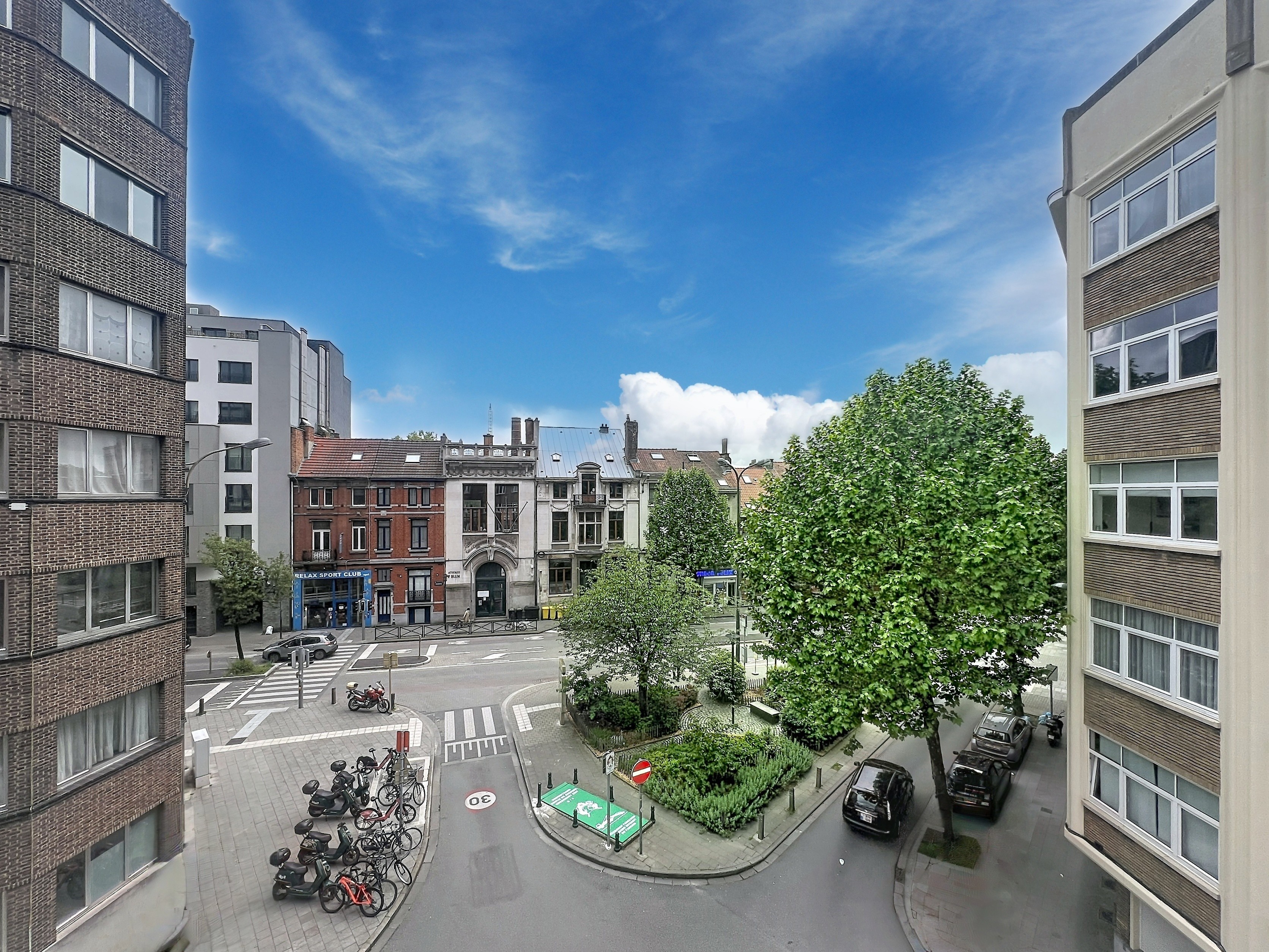Picture 2 of 2 for Flat with two bedrooms in Schaerbeek