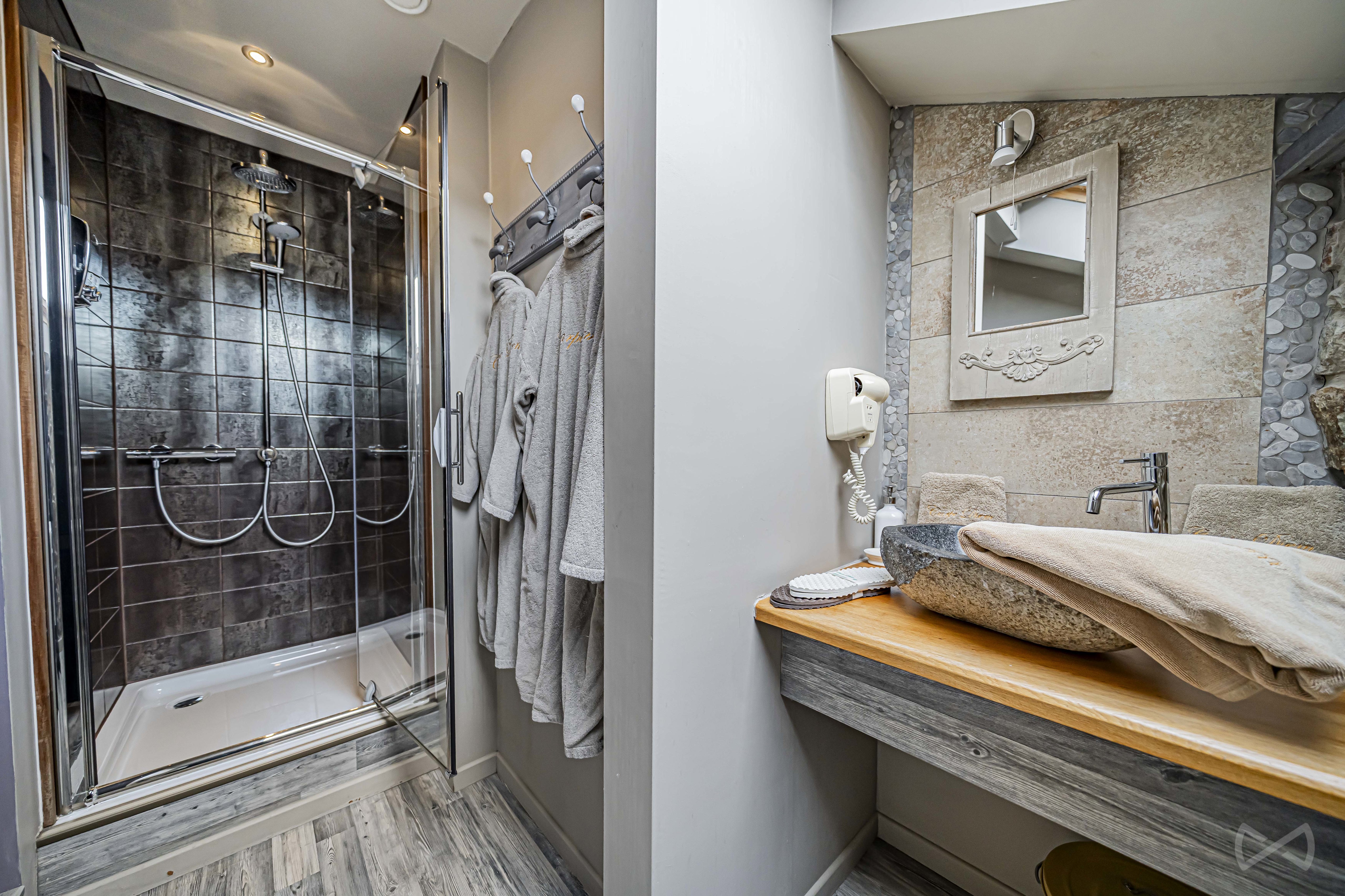 Picture 3 of 4 for House with four bedrooms in Libin Redu