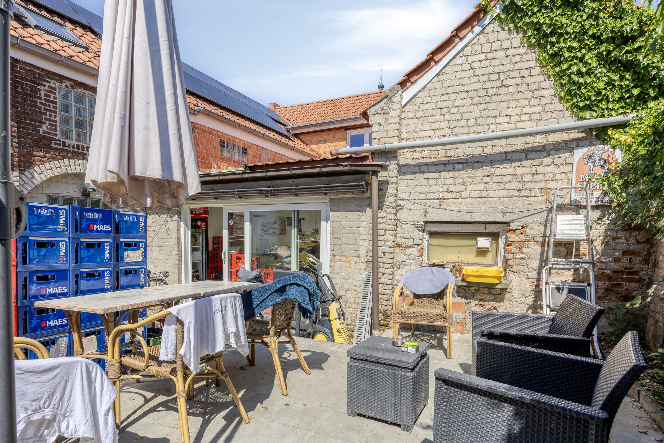 Photo 1 sur 4 pour Immeuble mixte de trois chambres à Asse