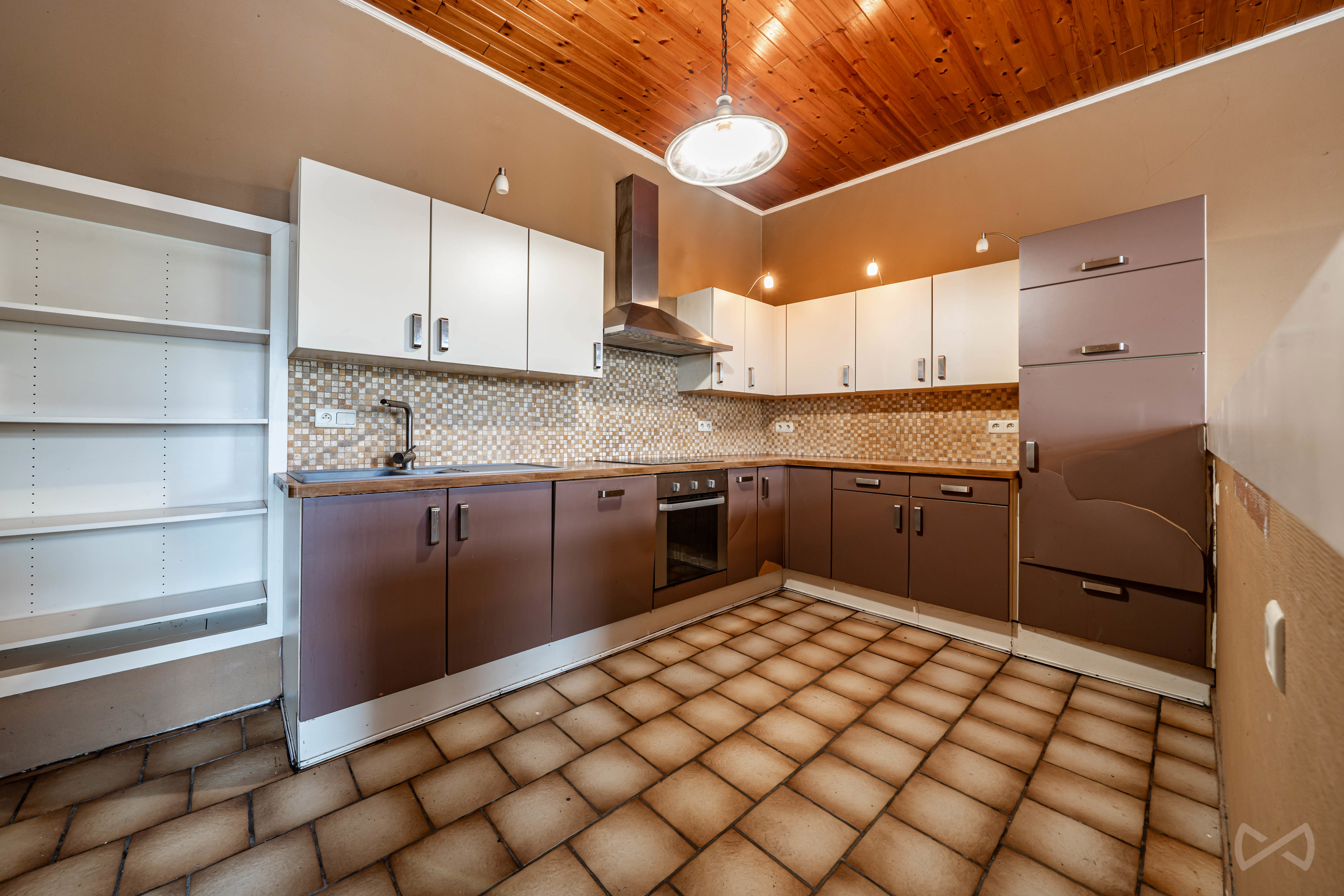 Photo 2 sur 4 pour Immeuble mixte de six chambres à Ghislenghien