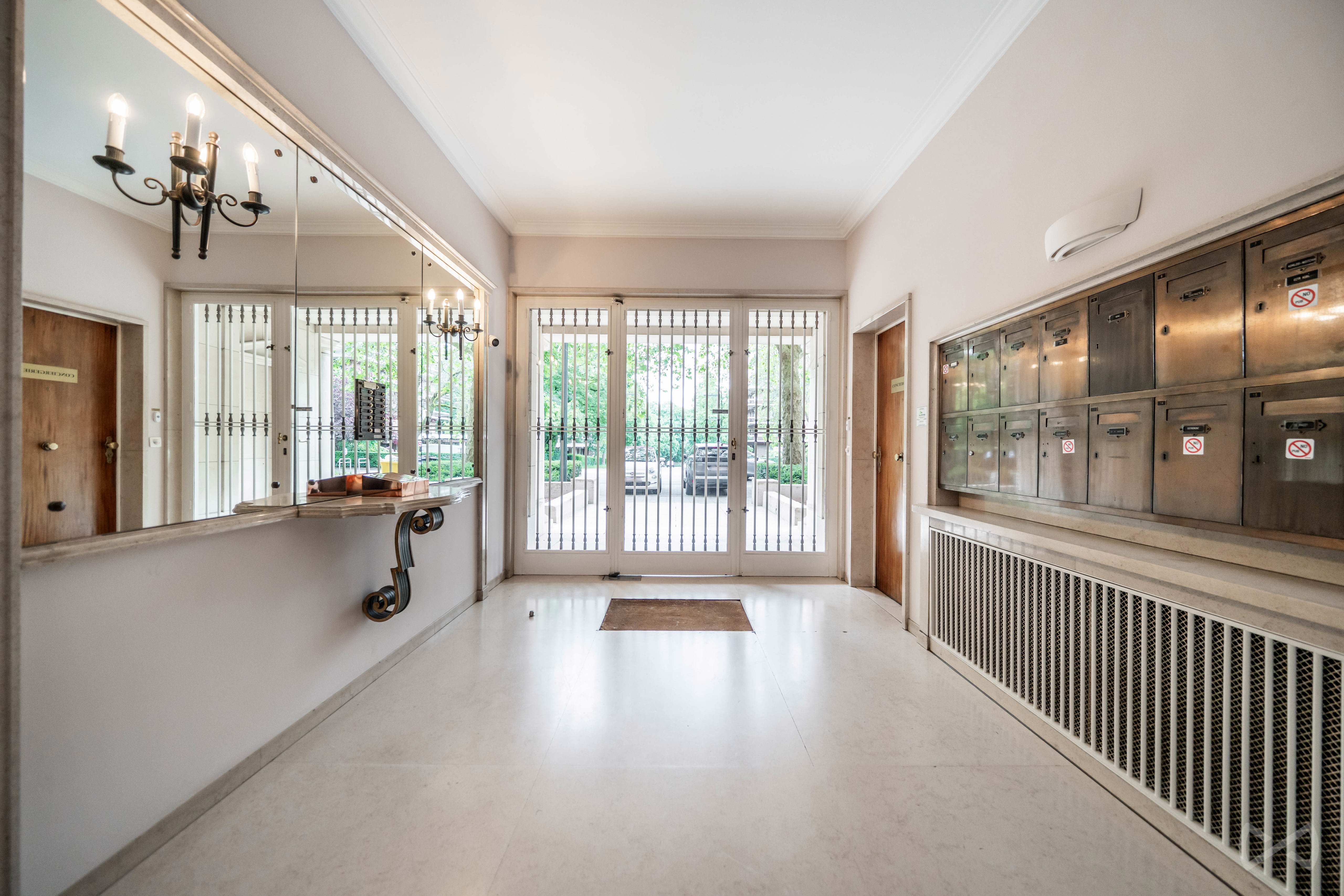 Picture 1 of 4 for Flat with three bedrooms in Uccle