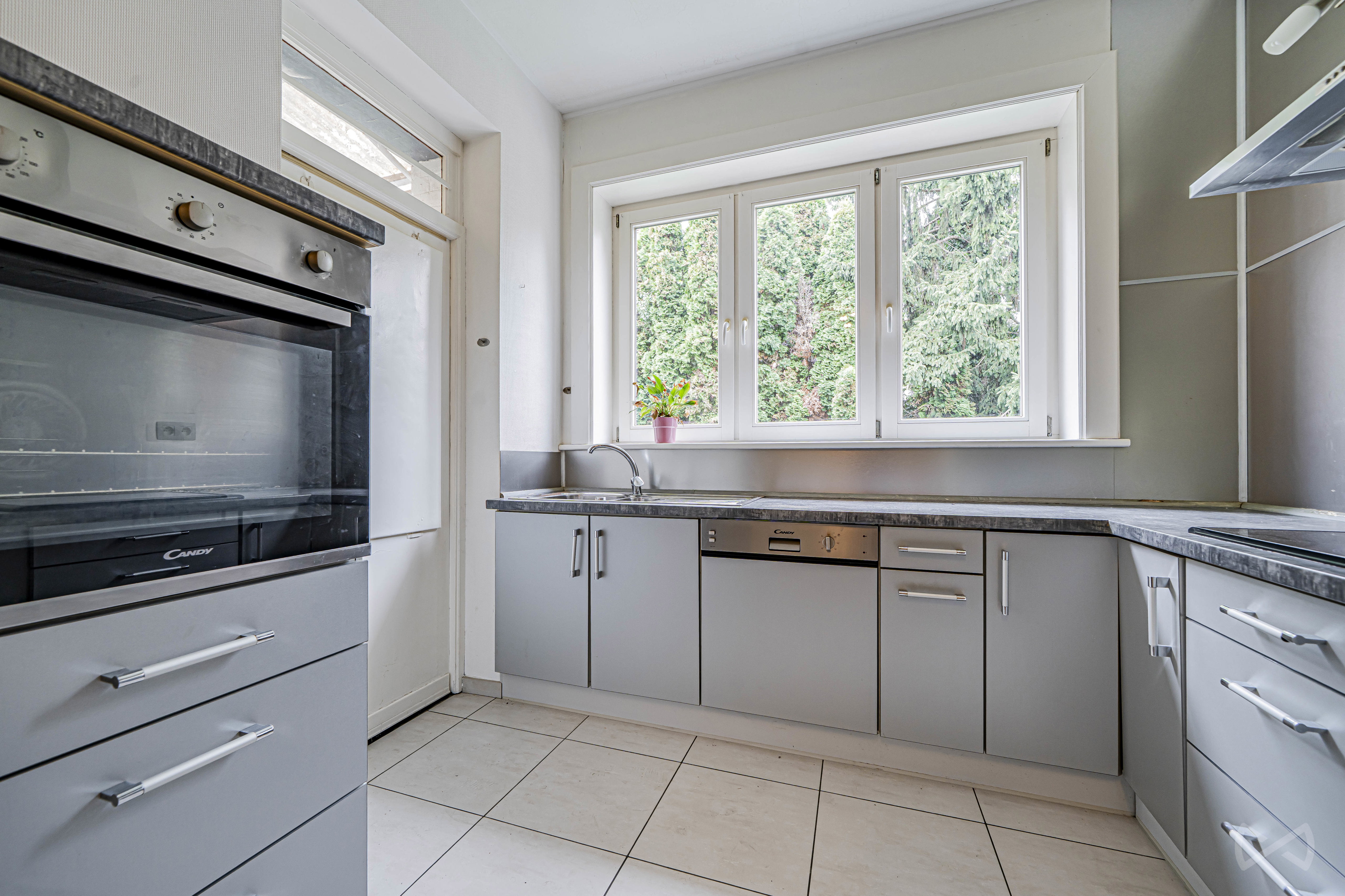 Picture 3 of 4 for House with three bedrooms in Mont-sur-marchienne