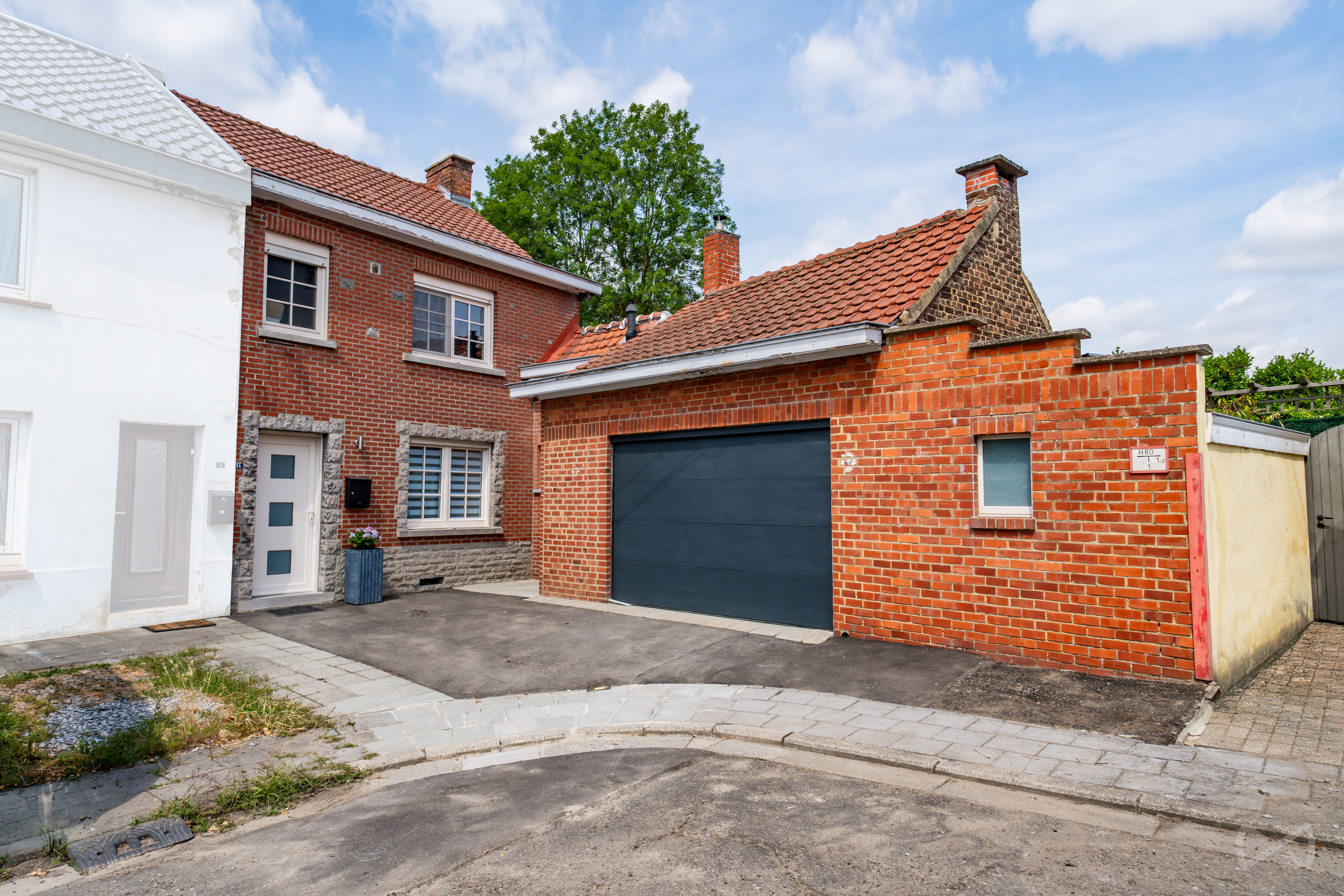 Photo 3 sur 3 pour Maison de deux chambres à Roux