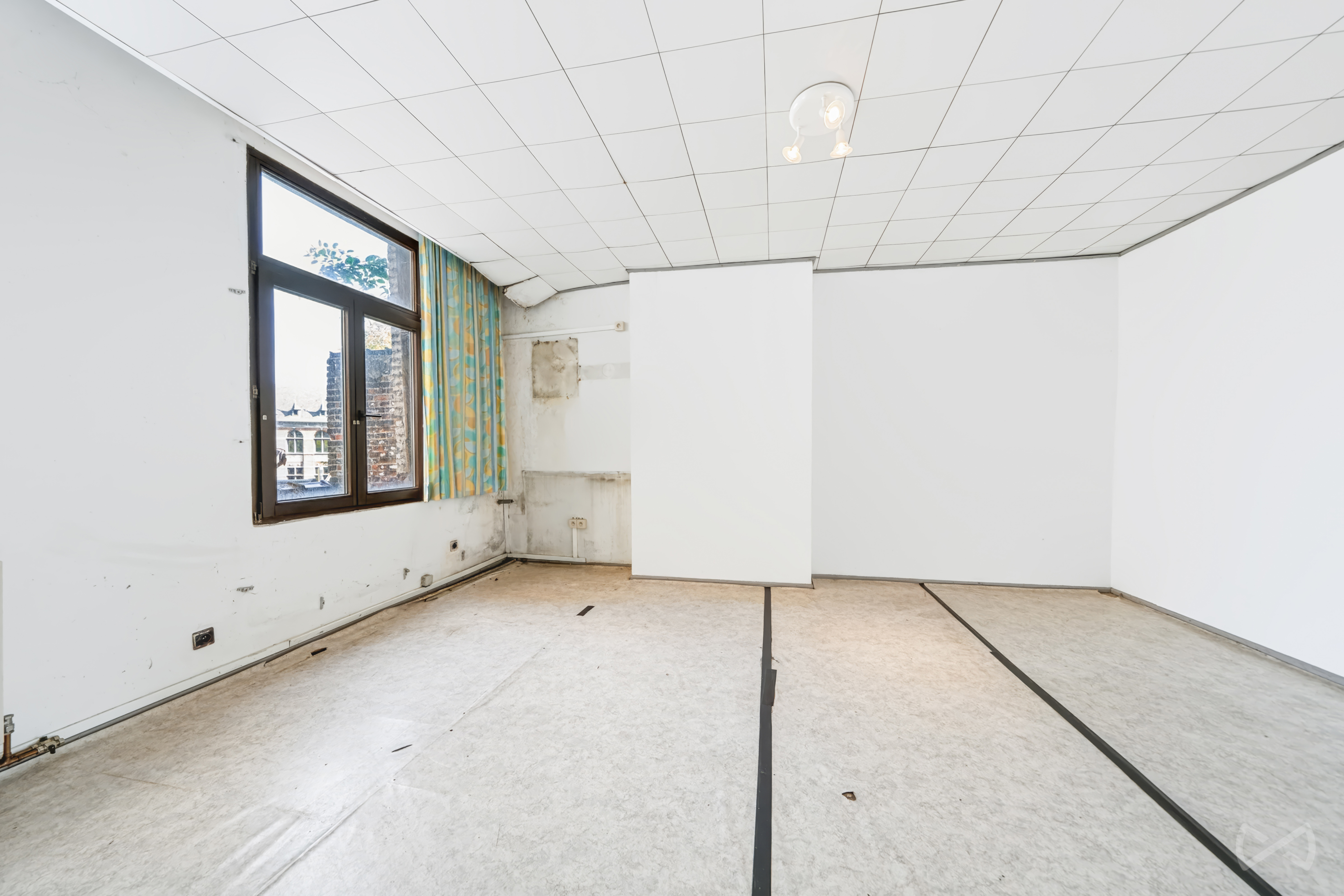 Foto 4 van 4 van Huis met zes slaapkamers in Mons