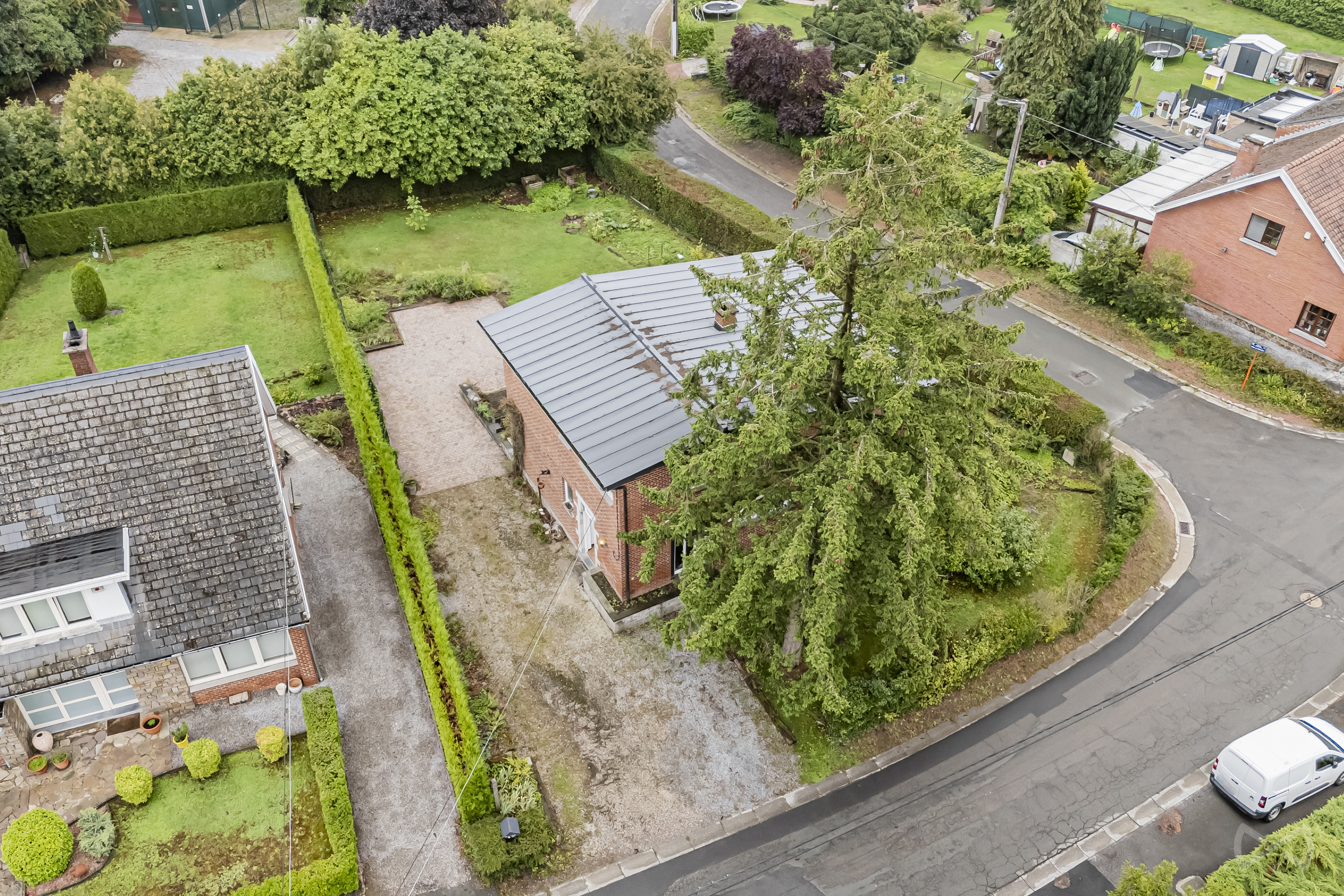 Picture 1 of 4 for House with four bedrooms in Mont-sur-marchienne