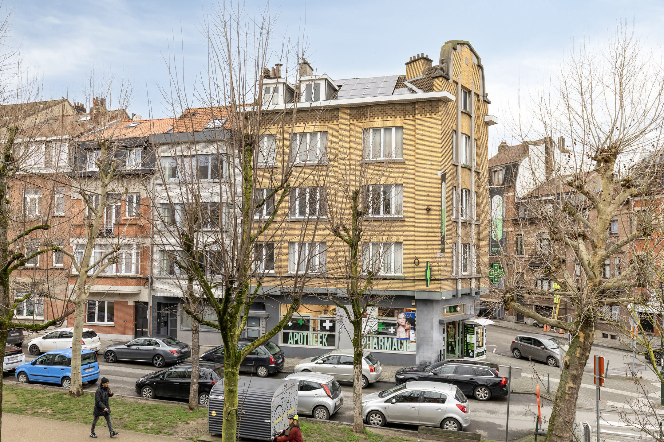 Picture 1 of 5 for Apartment block with five bedrooms in Anderlecht